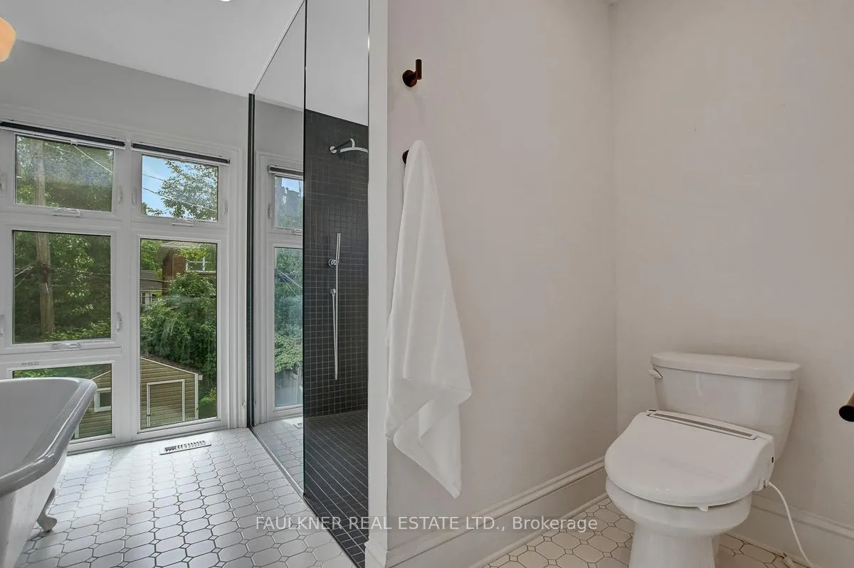 Photo 32 of 536 Lower Byron Avenue, Ottawa, McKellar/Highland — HOMEH