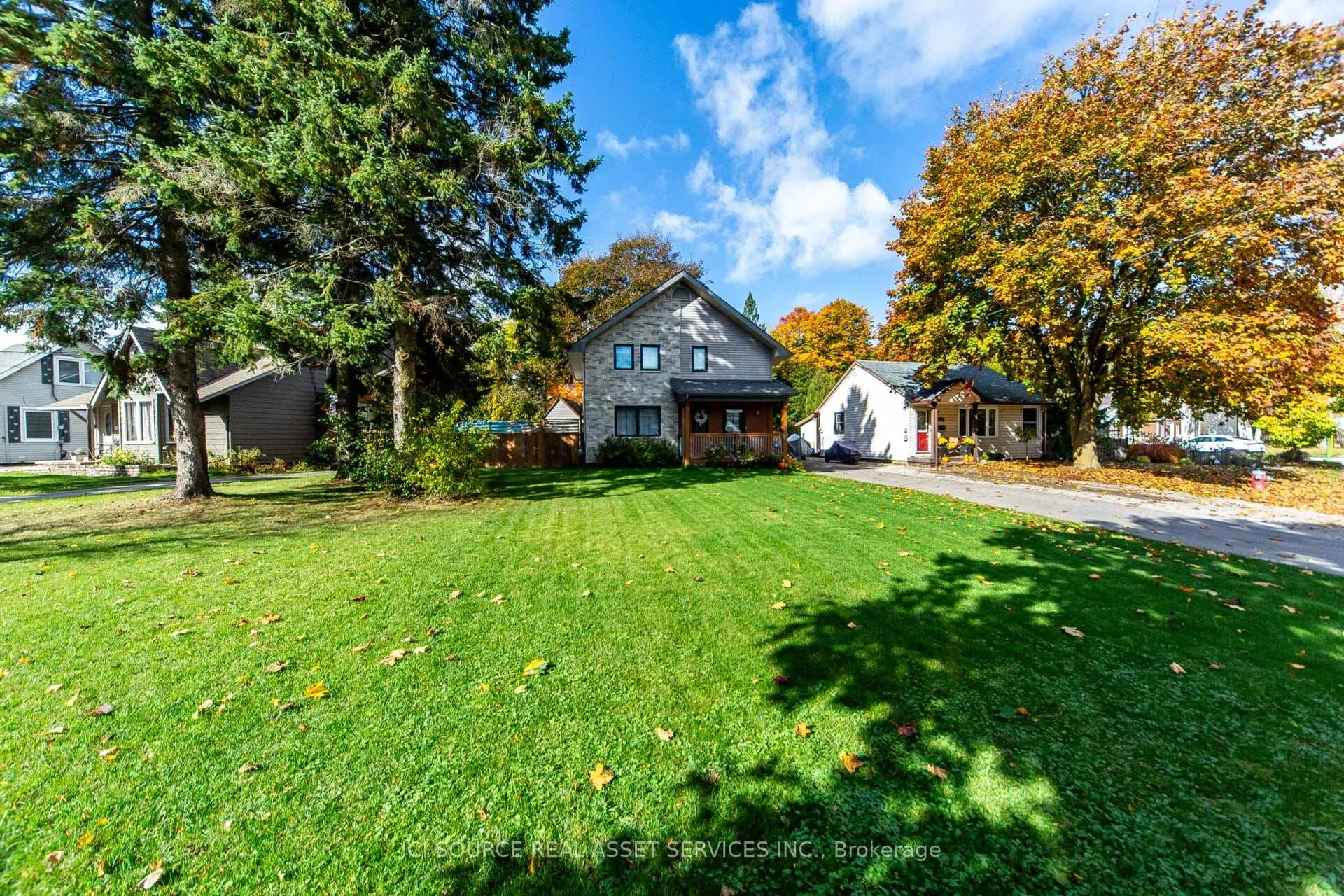 Photo 2 of 199 Mason Boulevard, Halton Hills, Acton — HOMEH