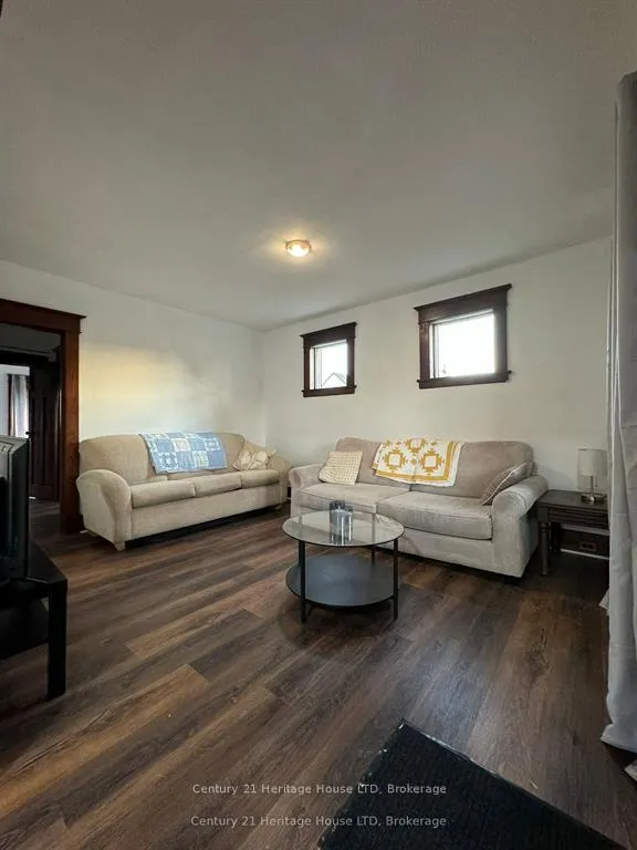 Photo 3 of 364 Glendale Avenue, St. Catharines, Burleigh Hill — HOMEH