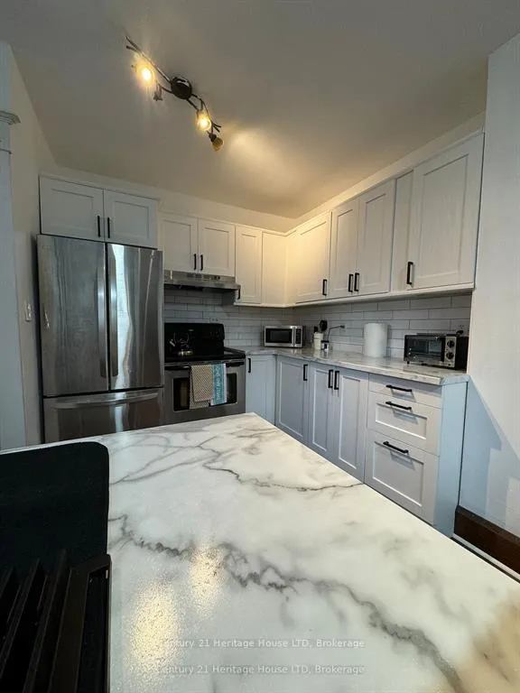 Photo 5 of 364 Glendale Avenue, St. Catharines, Burleigh Hill — HOMEH