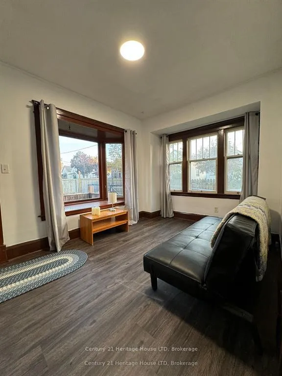 Photo 8 of 364 Glendale Avenue, St. Catharines, Burleigh Hill — HOMEH