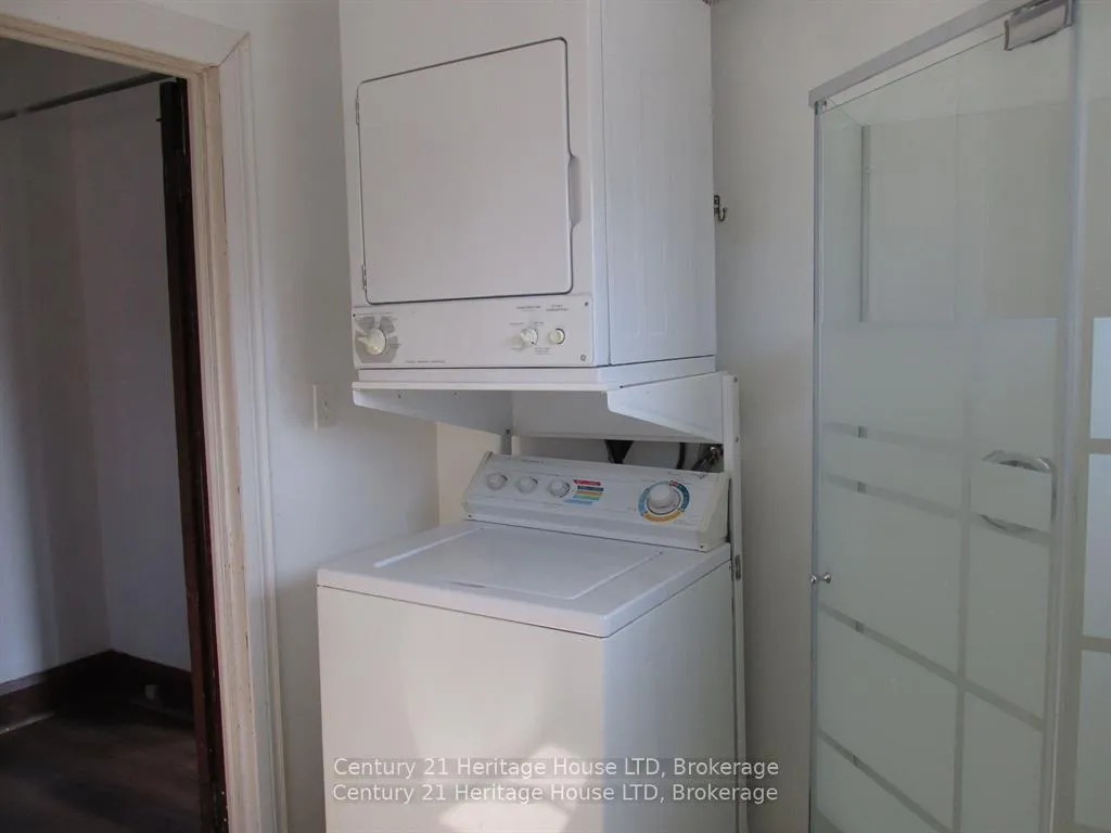 Photo 12 of 364 Glendale Avenue, St. Catharines, Burleigh Hill — HOMEH