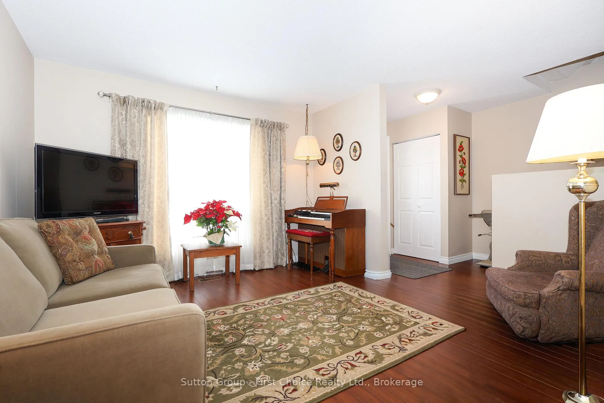Photo 5 of 117 Maple Avenue, Stratford — HOMEH