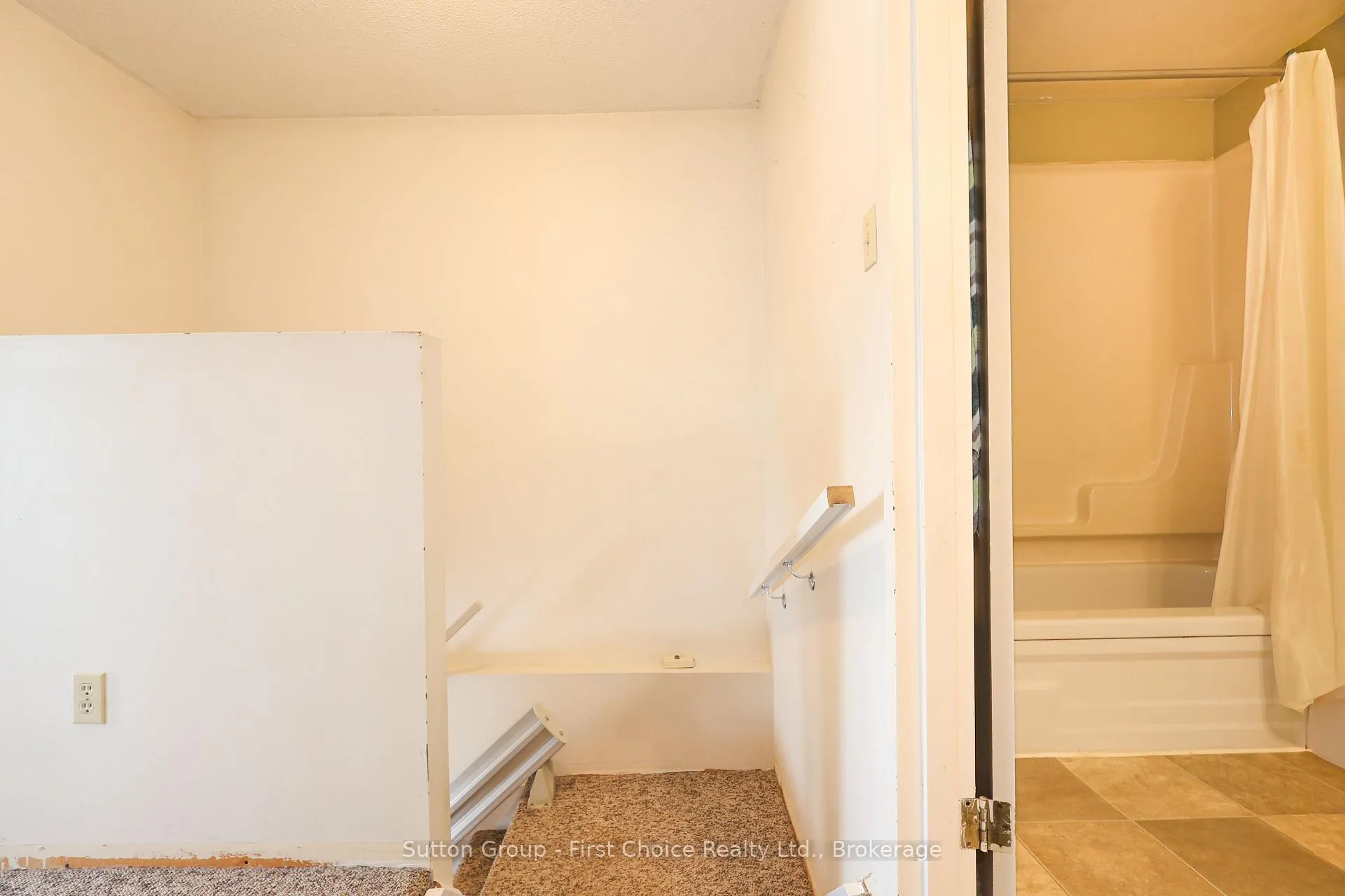 Photo 26 of 117 Maple Avenue, Stratford — HOMEH