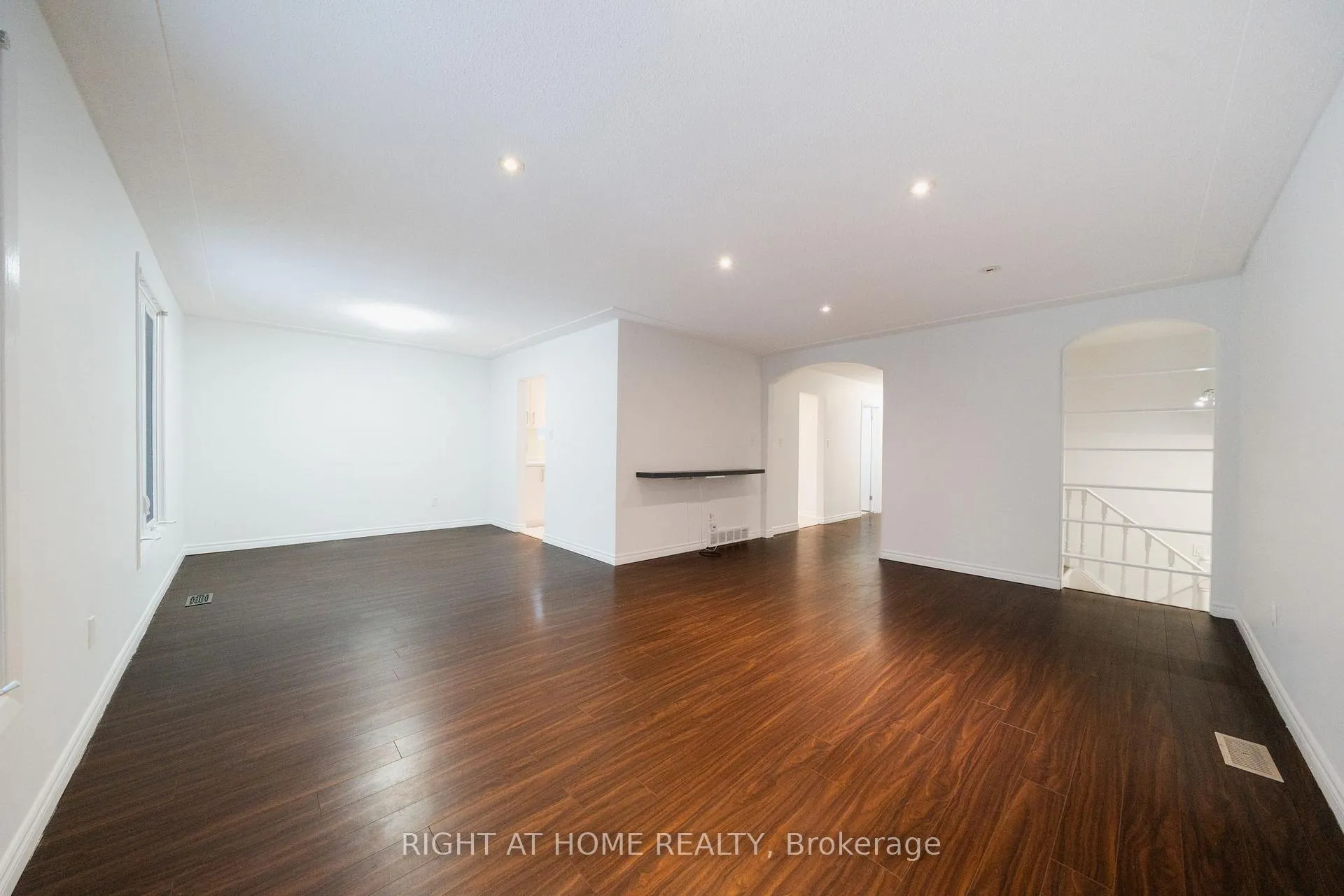 Photo 5 of 4451 Bennett Road, Burlington, Shoreacres — HOMEH
