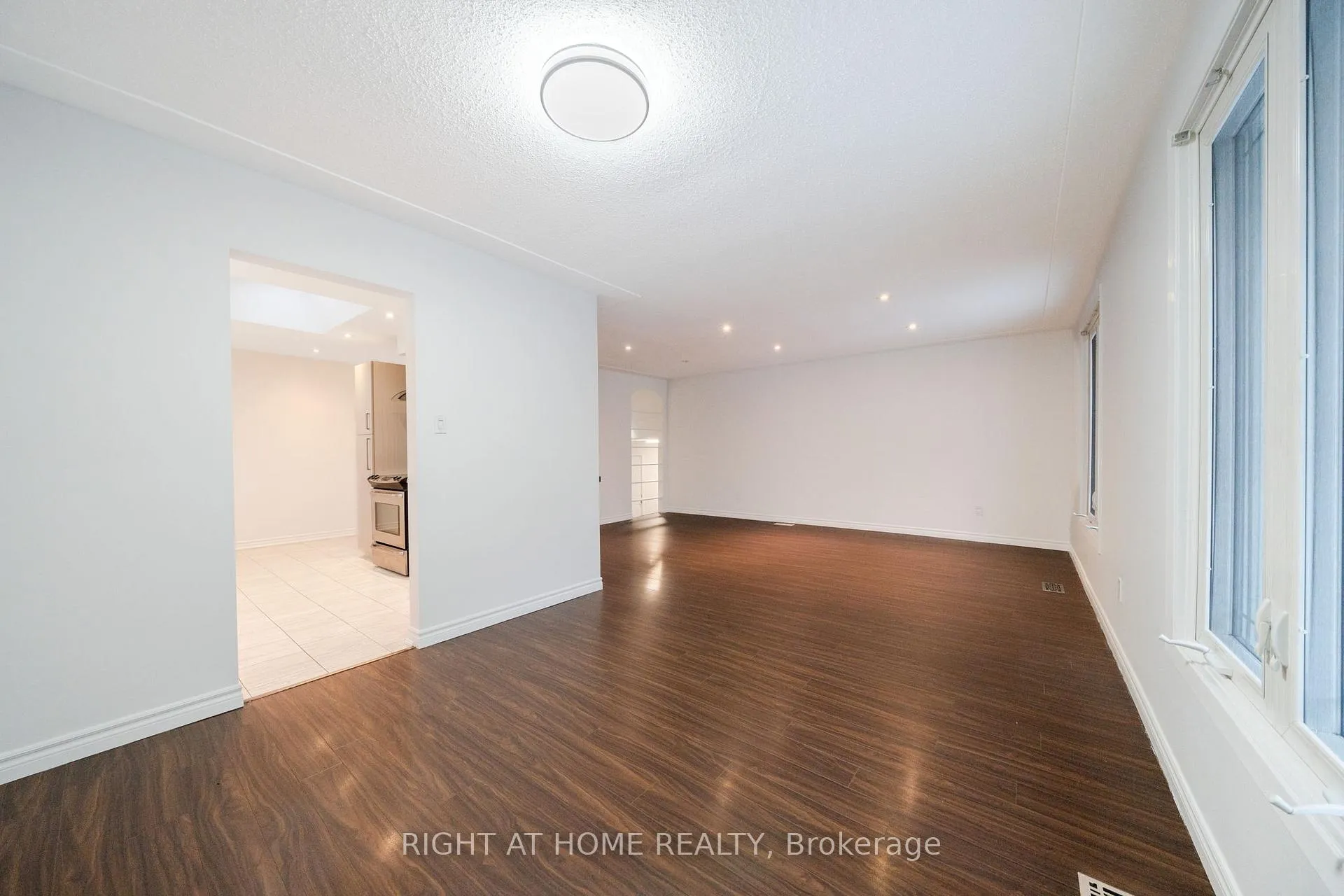 Photo 6 of 4451 Bennett Road, Burlington, Shoreacres — HOMEH