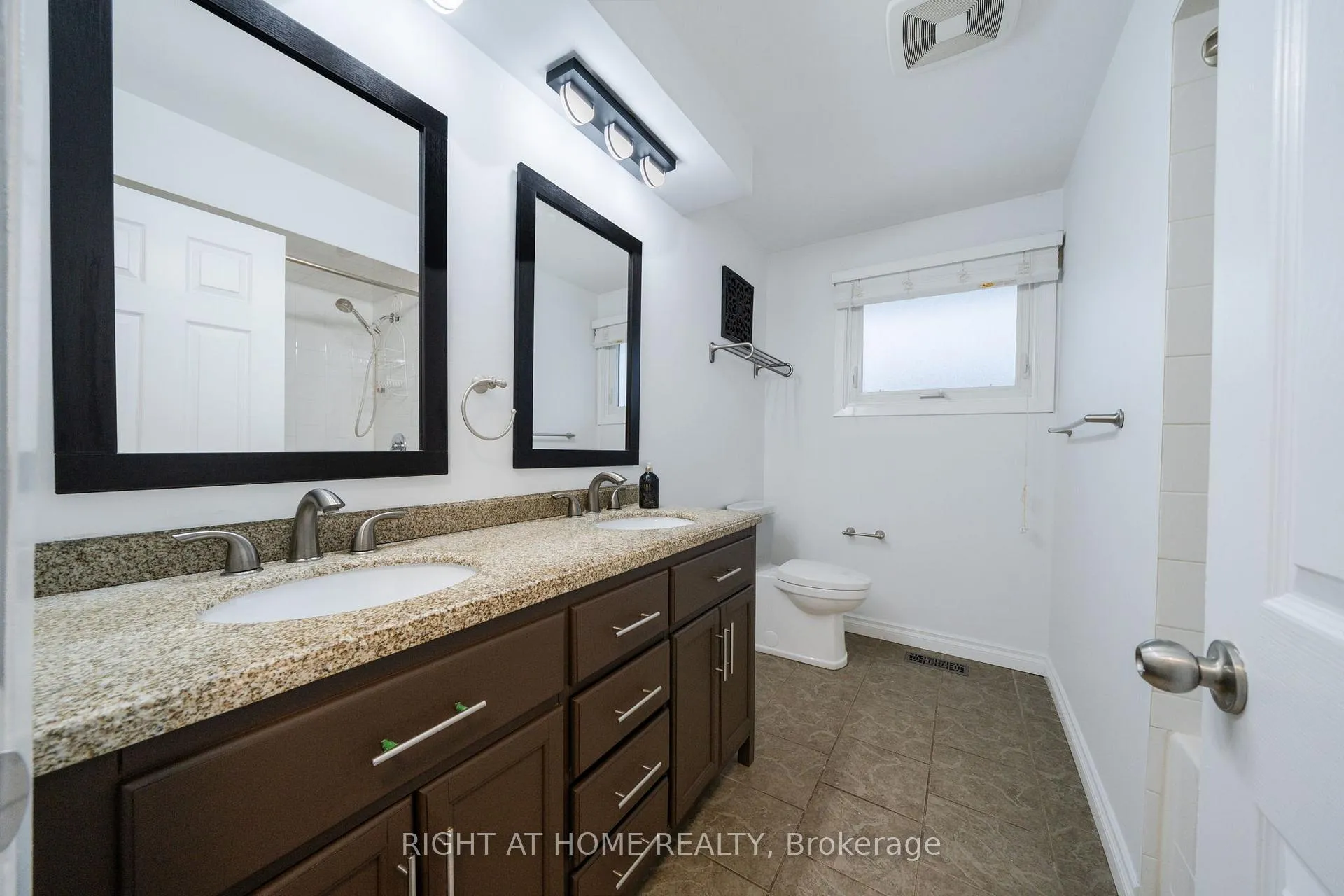 Photo 11 of 4451 Bennett Road, Burlington, Shoreacres — HOMEH