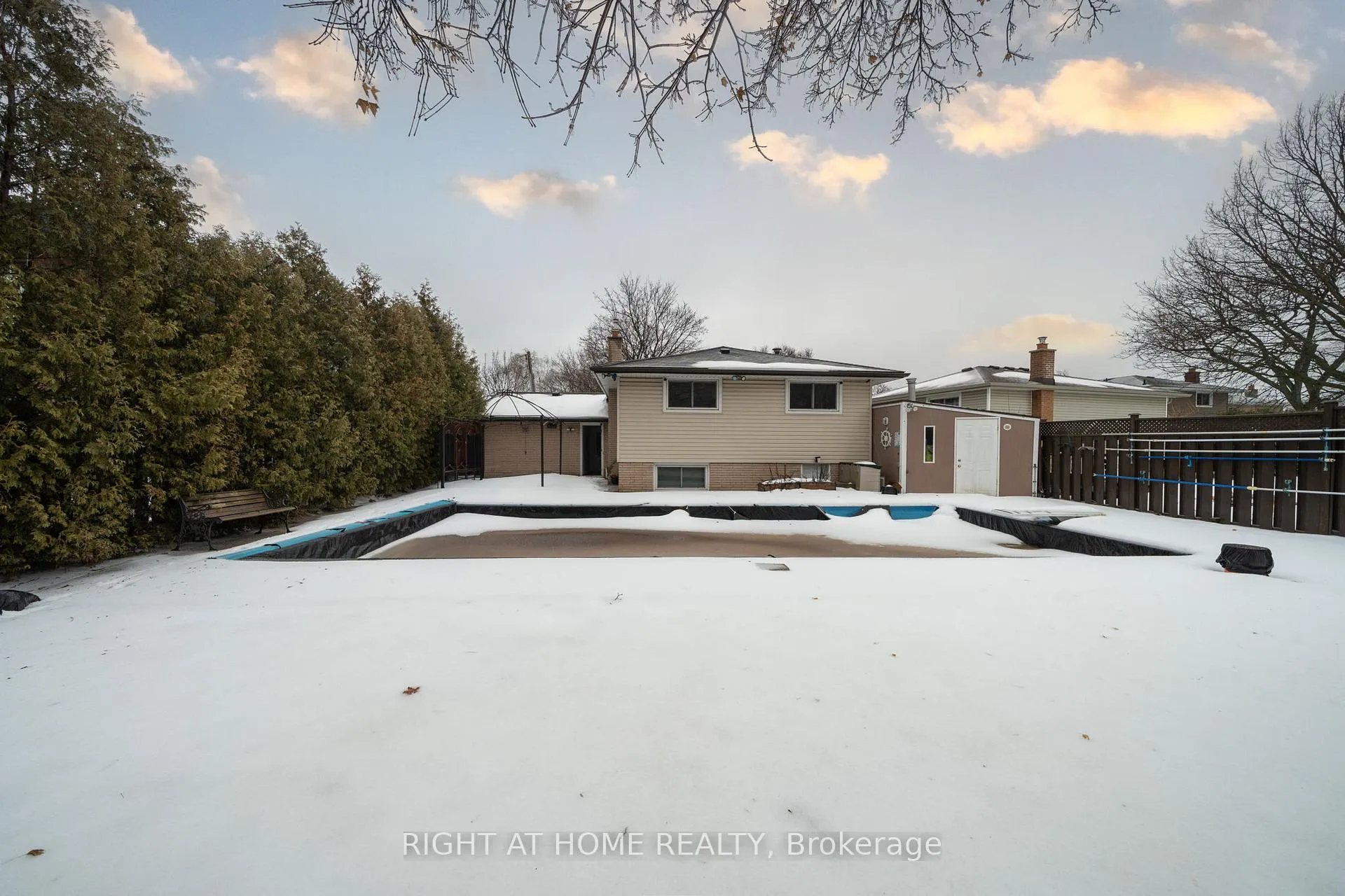 Photo 32 of 4451 Bennett Road, Burlington, Shoreacres — HOMEH