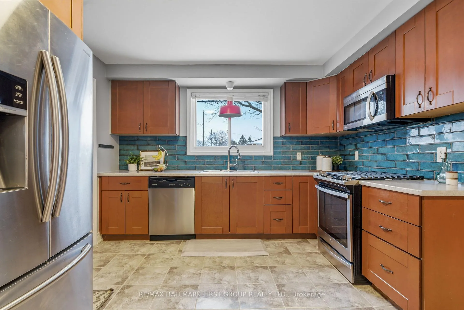 Photo 5 of 567 Westwood Drive, Cobourg — HOMEH