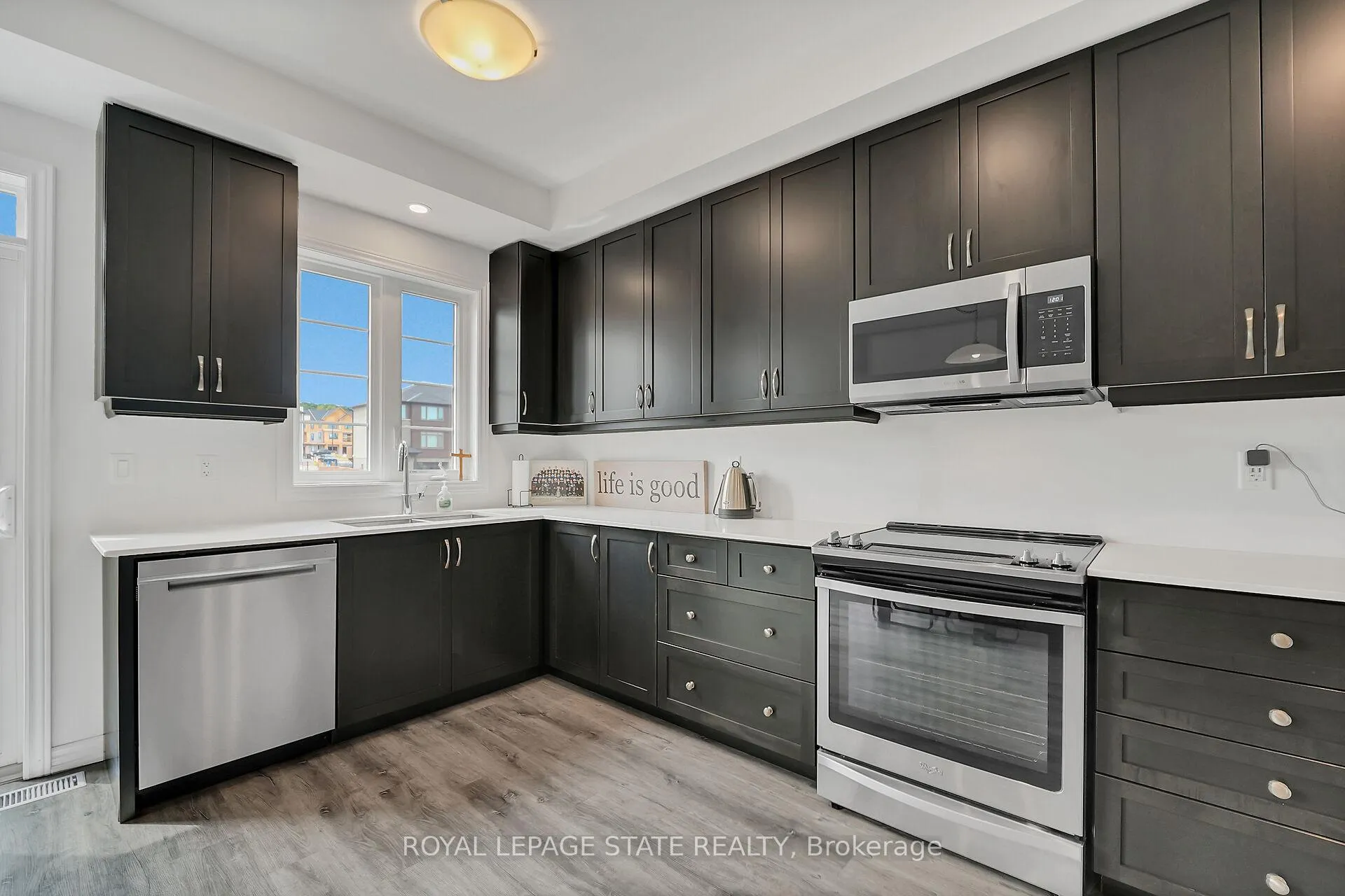 Photo 10 of 4862 Connor Drive, Lincoln, Beamsville — HOMEH