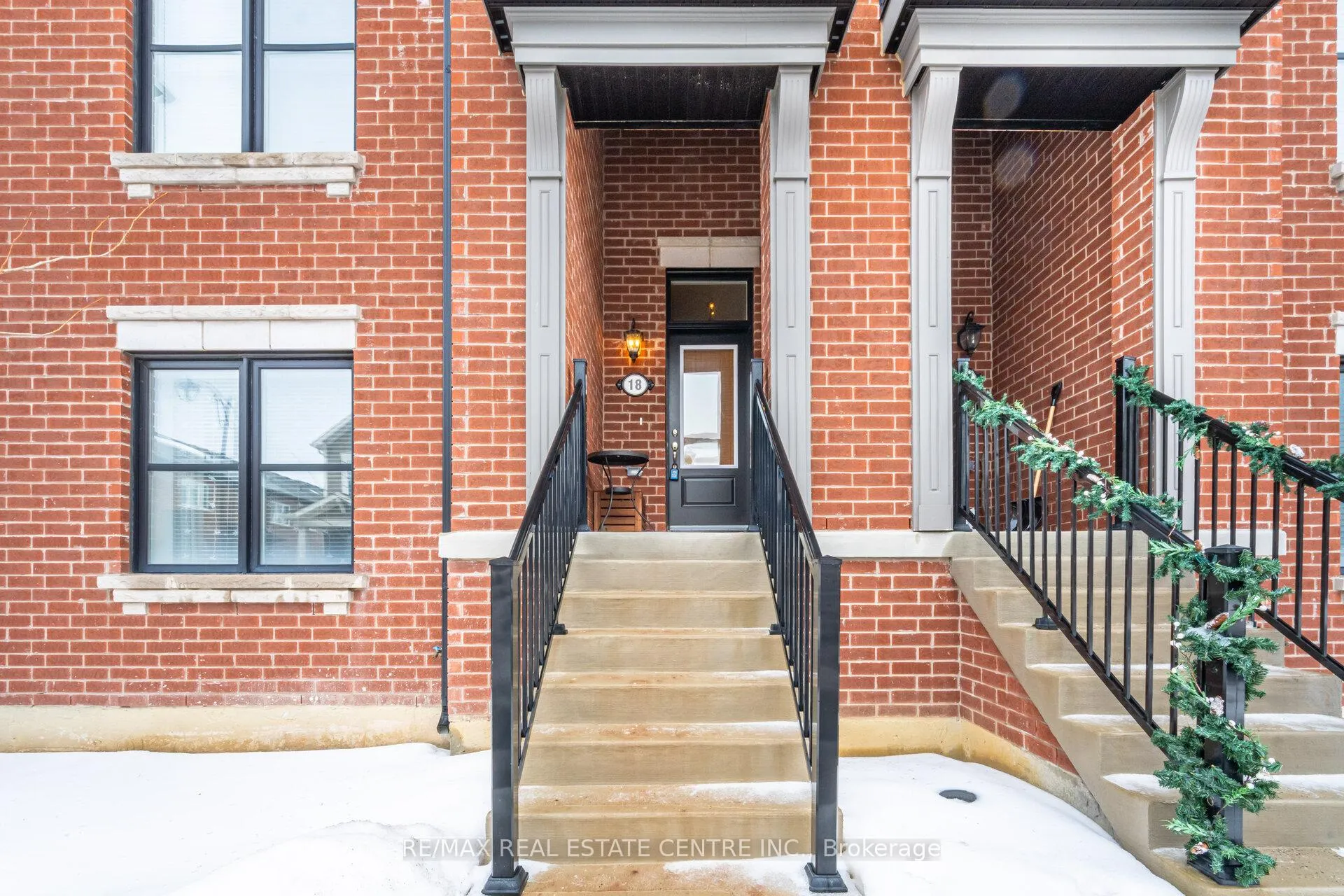 Photo 3 of Unit #18, 975 Whitlock Avenue, Milton, Cobban — HOMEH