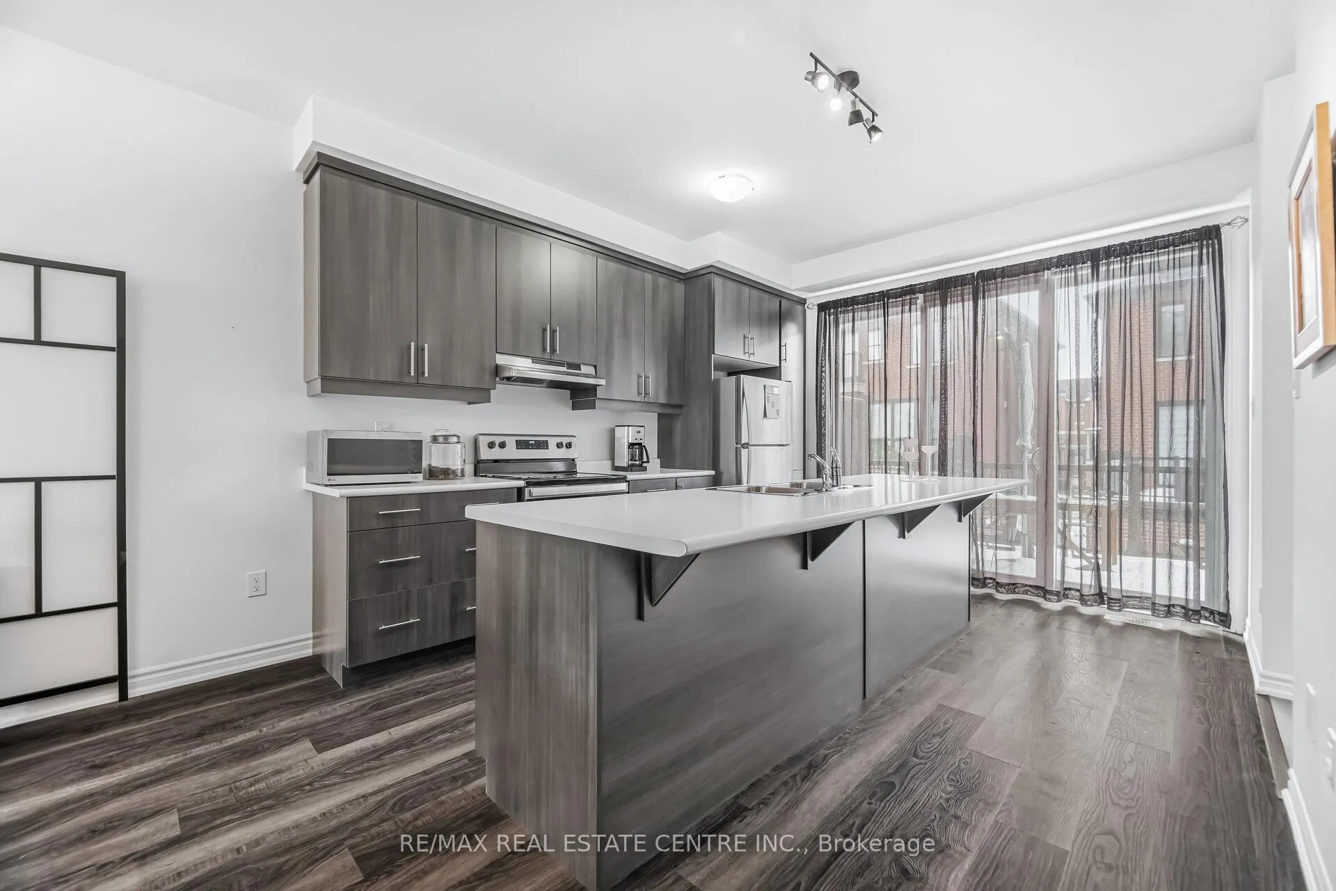 Photo 14 of Unit #18, 975 Whitlock Avenue, Milton, Cobban — HOMEH
