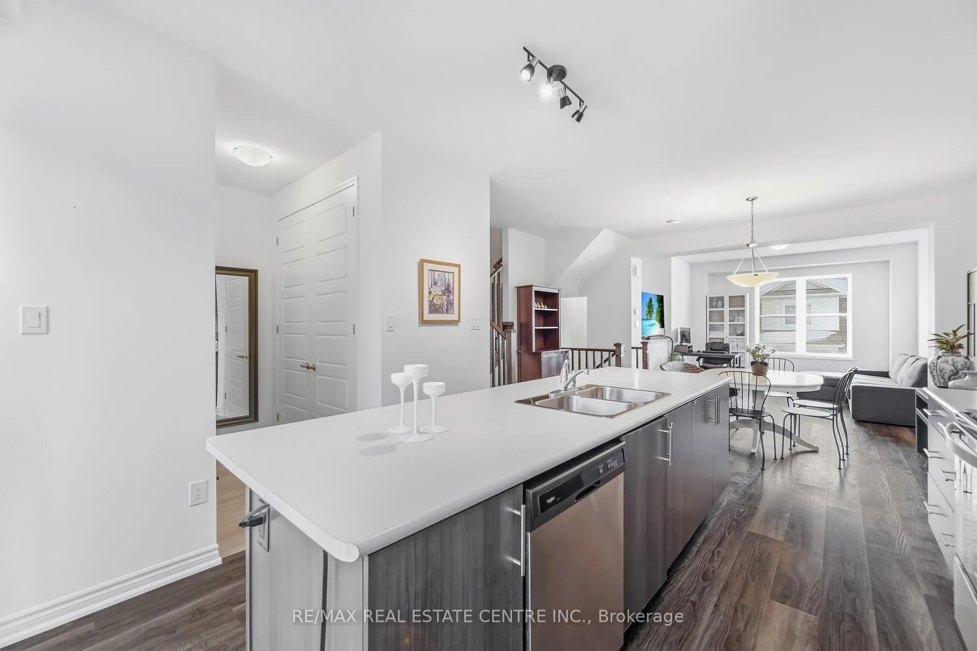 Photo 16 of Unit #18, 975 Whitlock Avenue, Milton, Cobban — HOMEH