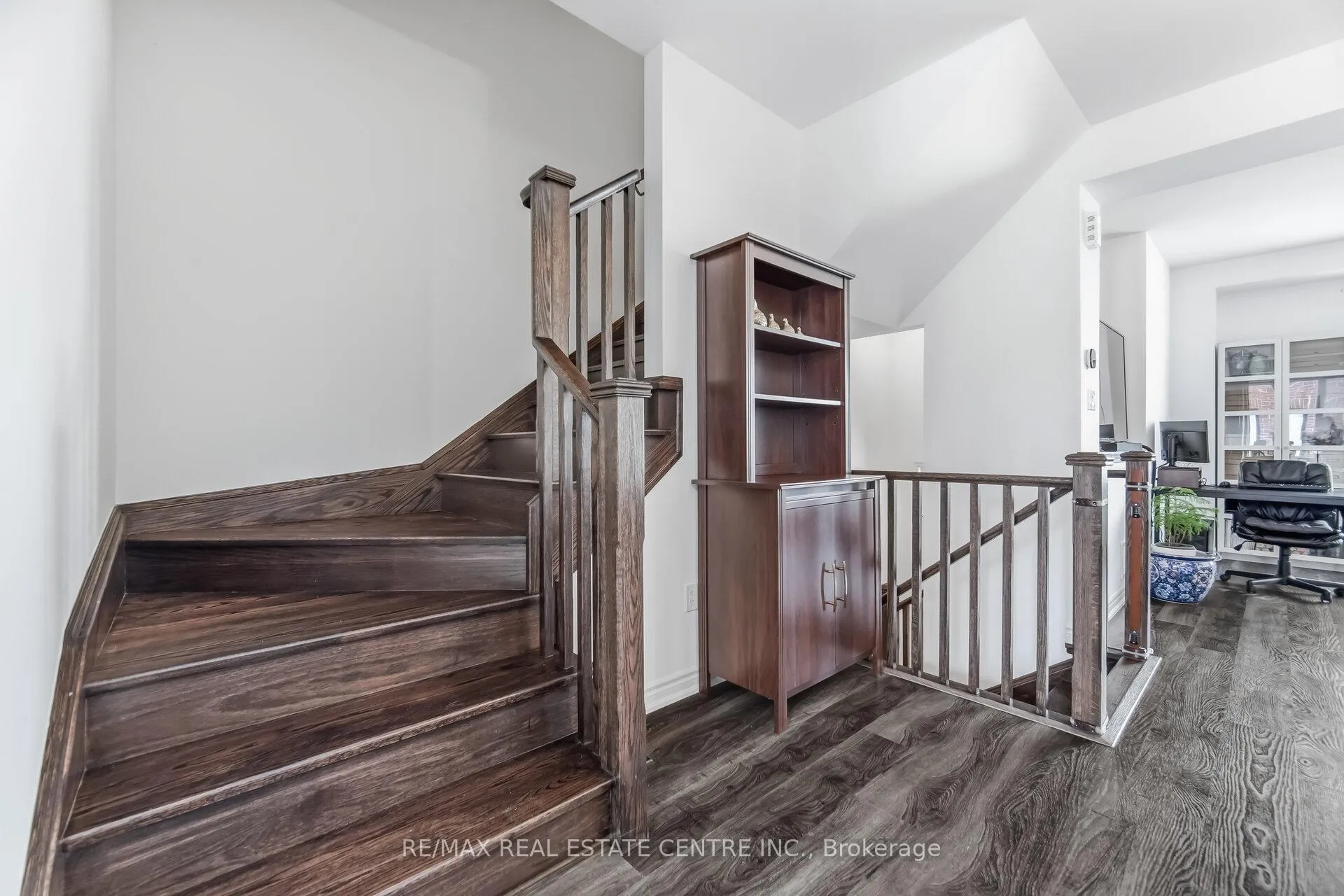 Photo 23 of Unit #18, 975 Whitlock Avenue, Milton, Cobban — HOMEH