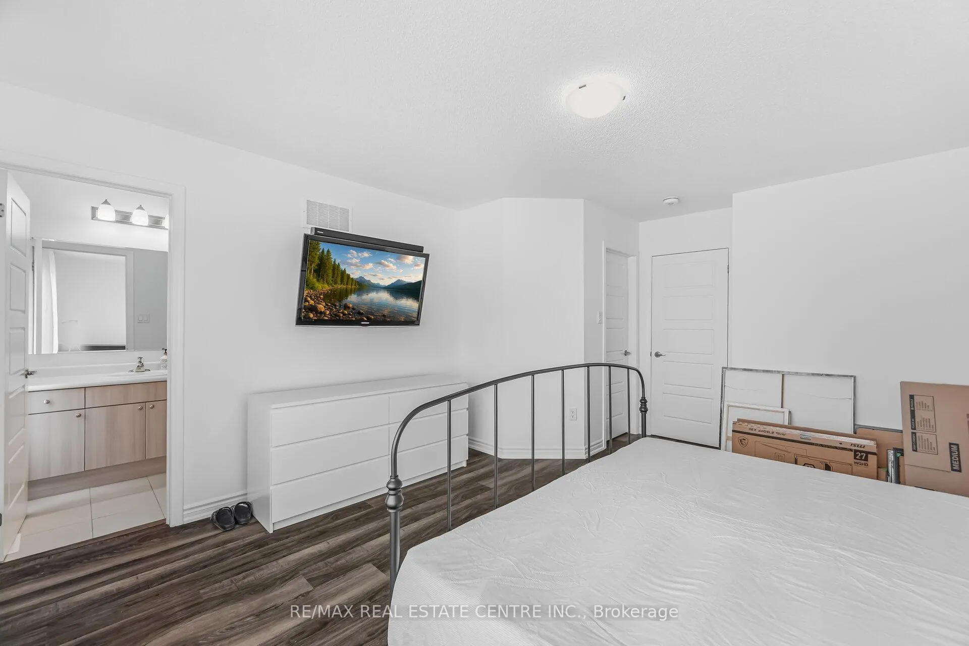 Photo 28 of Unit #18, 975 Whitlock Avenue, Milton, Cobban — HOMEH