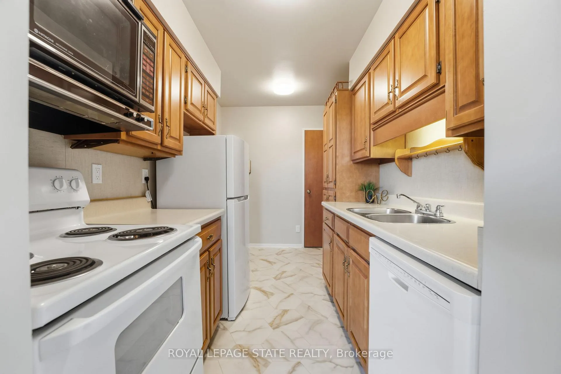 Photo 12 of Unit 1103, 1968 Main Street W, Hamilton, Ainslie Wood — HOMEH