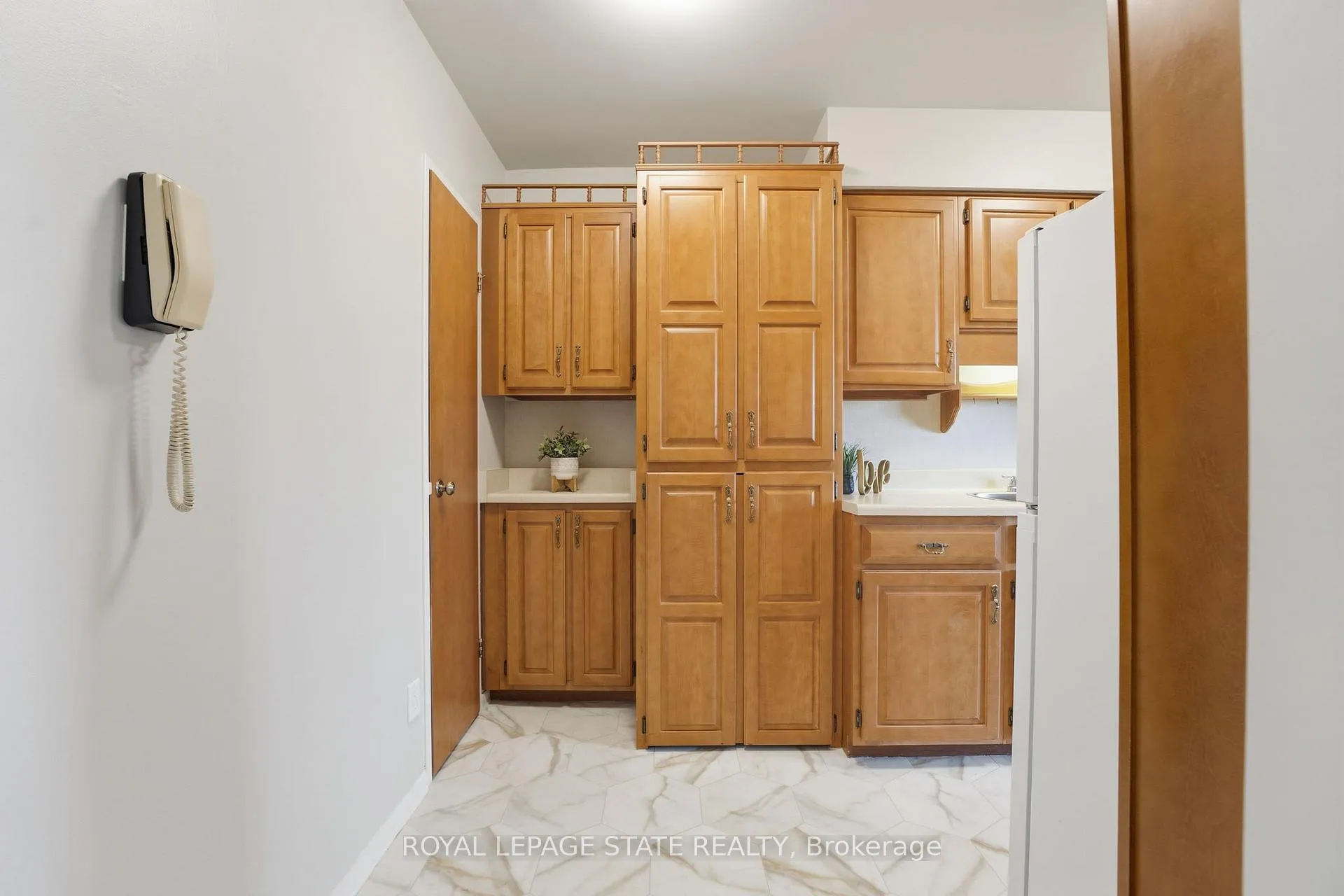 Photo 14 of Unit 1103, 1968 Main Street W, Hamilton, Ainslie Wood — HOMEH