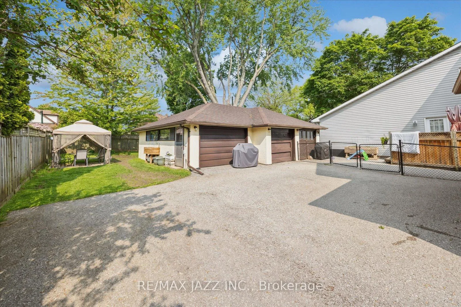 Photo 37 of 640 Mary Street N, Oshawa, O'Neill — HOMEH