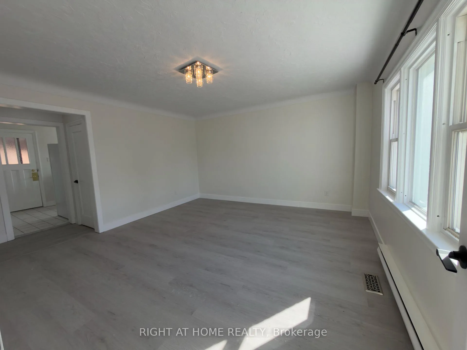 Photo 4 of Unit 3, 55 Glendale Avenue S, Ottawa, Glebe — HOMEH