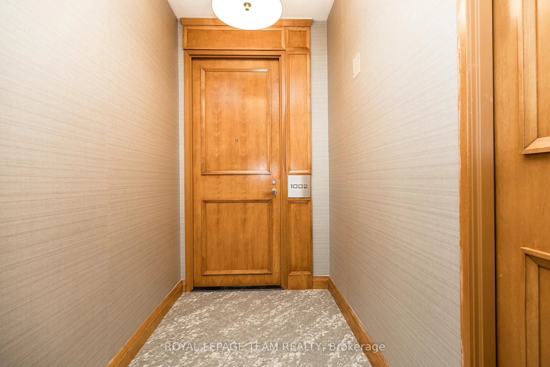 Photo 4 of Unit 1002, 38 Metropole Private, Ottawa, Westboro North — HOMEH