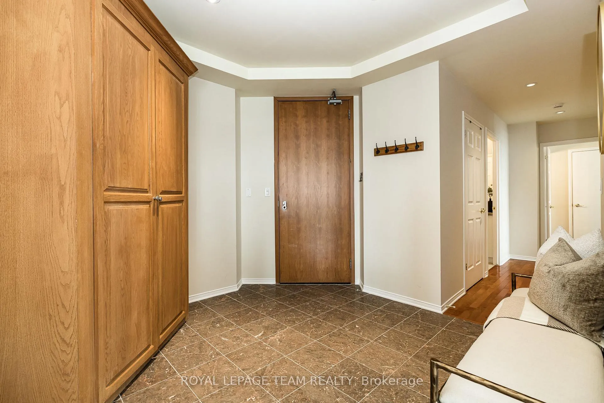 Photo 6 of Unit 1002, 38 Metropole Private, Ottawa, Westboro North — HOMEH