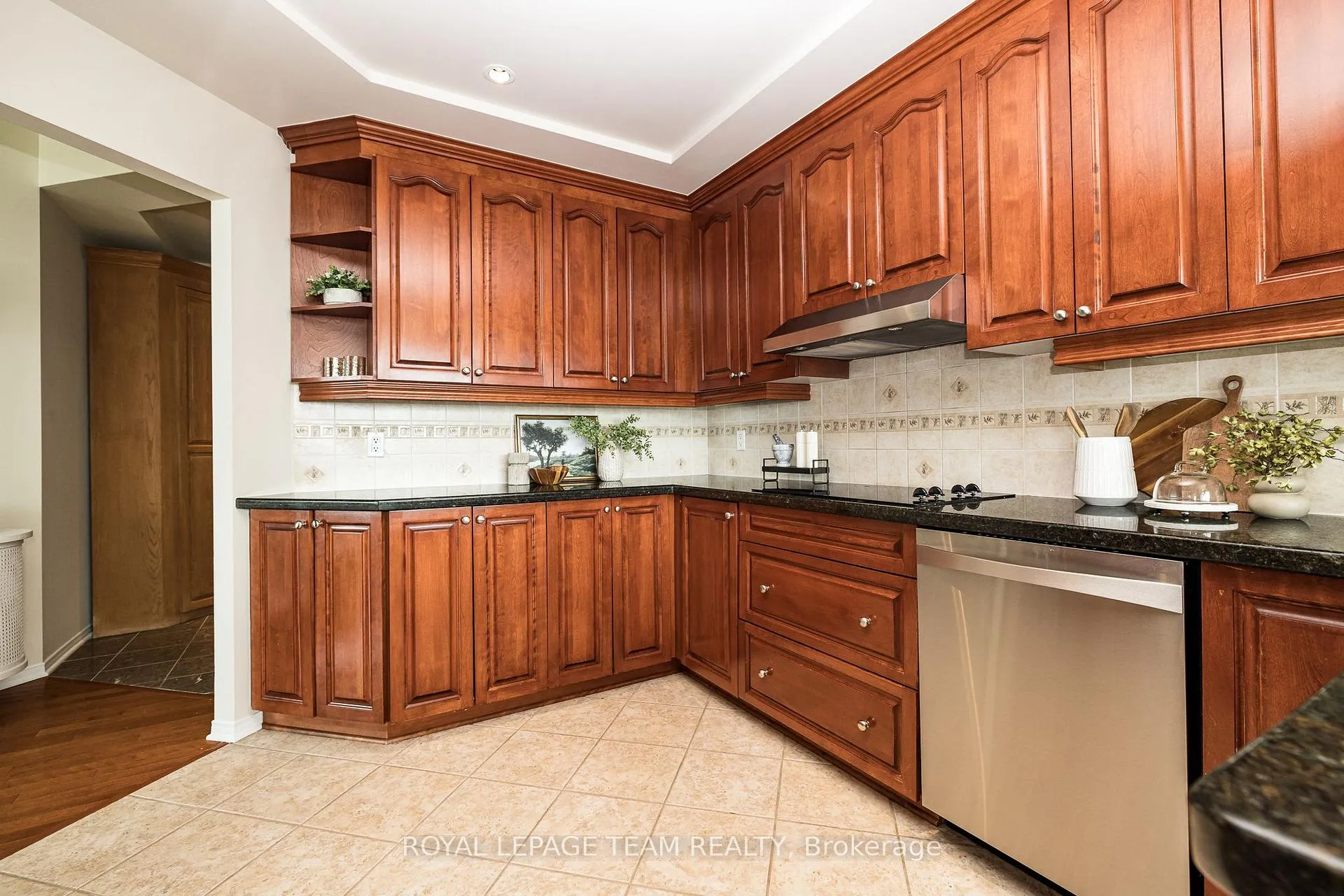 Photo 19 of Unit 1002, 38 Metropole Private, Ottawa, Westboro North — HOMEH