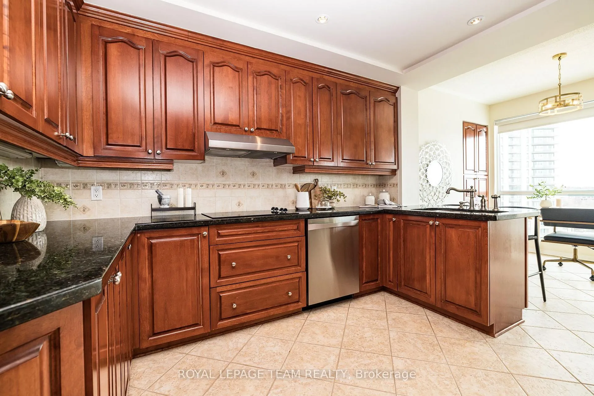 Photo 21 of Unit 1002, 38 Metropole Private, Ottawa, Westboro North — HOMEH