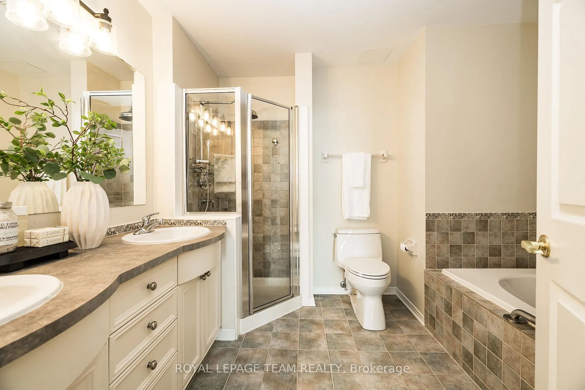 Photo 27 of Unit 1002, 38 Metropole Private, Ottawa, Westboro North — HOMEH