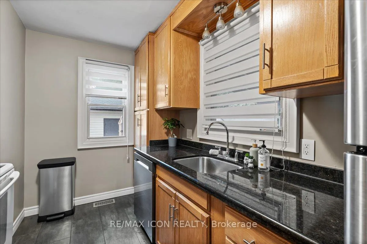 Photo 4 of 50 Grove Crescent, Brantford, Henderson-Sky Acres — HOMEH