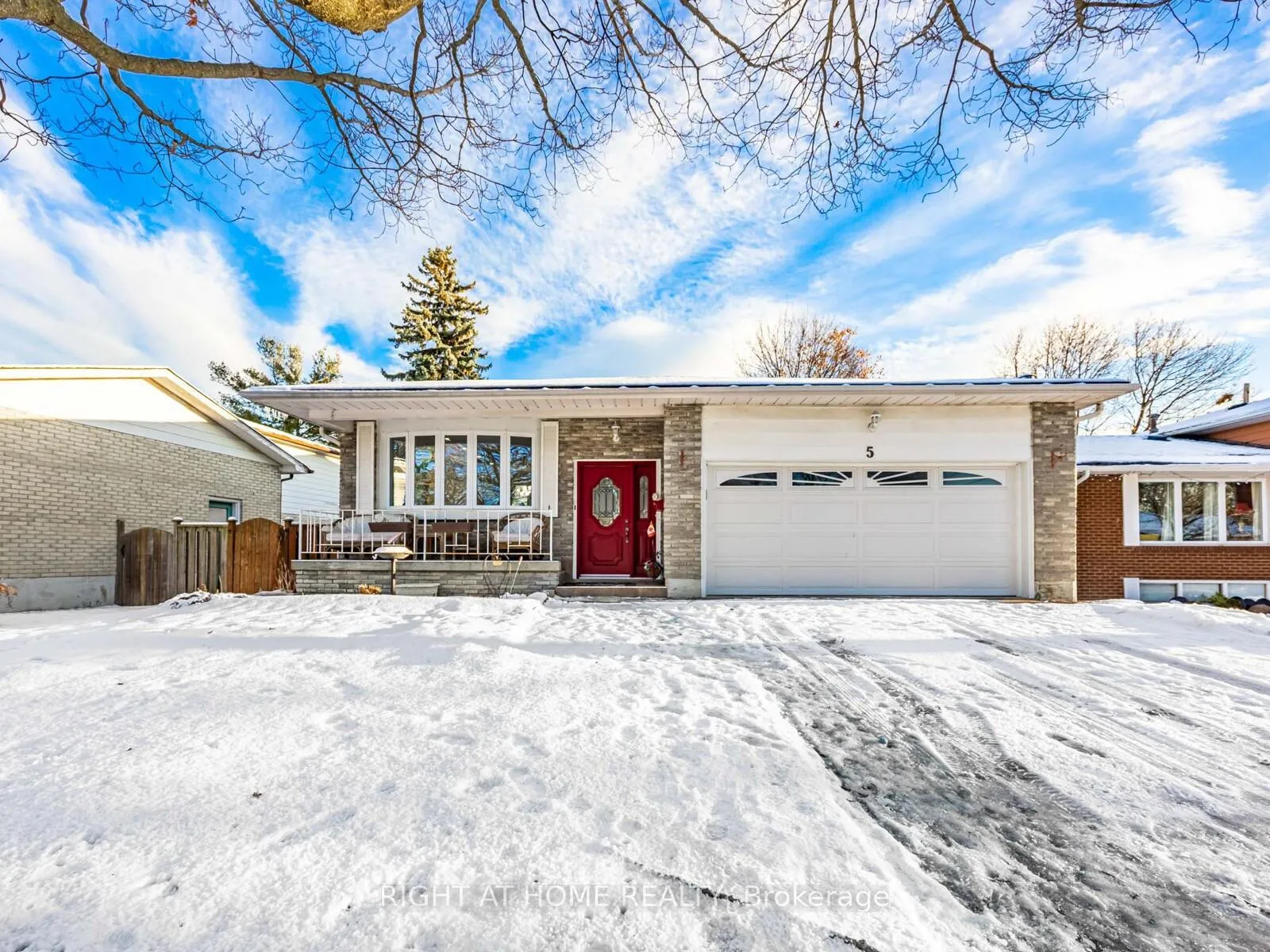 Photo 2 of 5 Foord Road, Ajax, South East — HOMEH