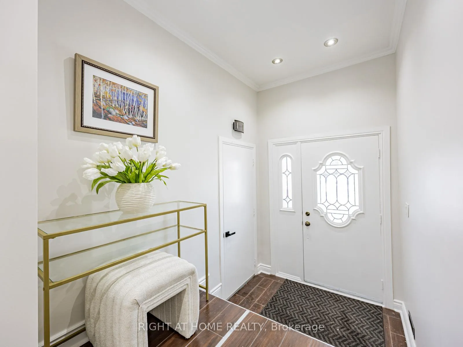 Photo 6 of 5 Foord Road, Ajax, South East — HOMEH