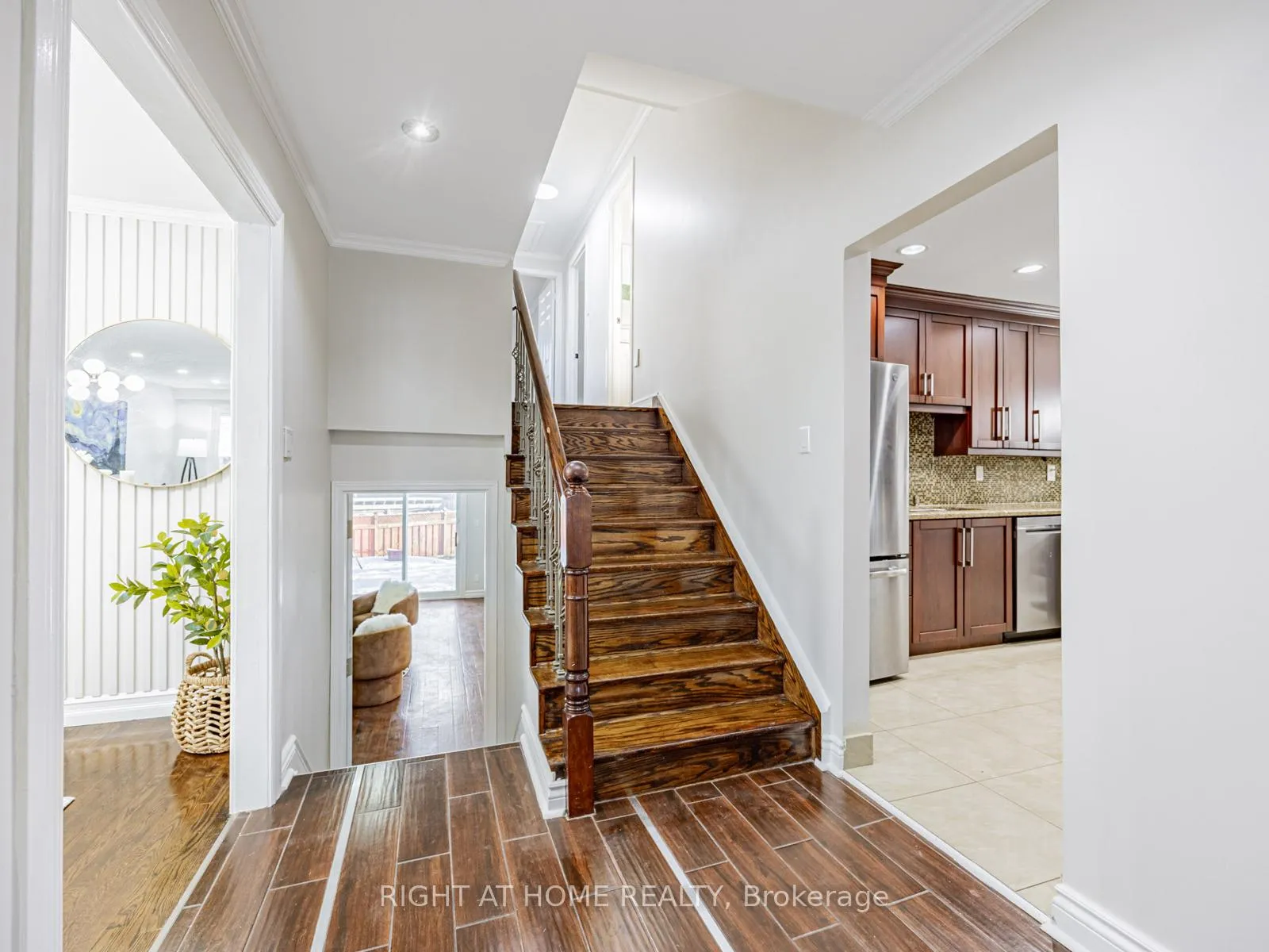 Photo 7 of 5 Foord Road, Ajax, South East — HOMEH