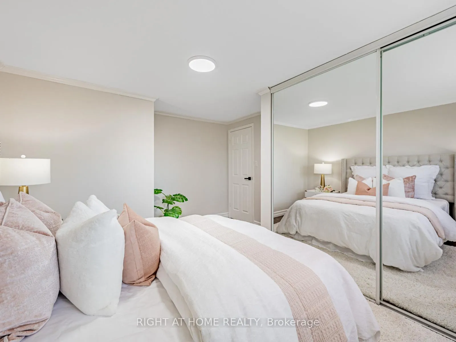 Photo 13 of 5 Foord Road, Ajax, South East — HOMEH
