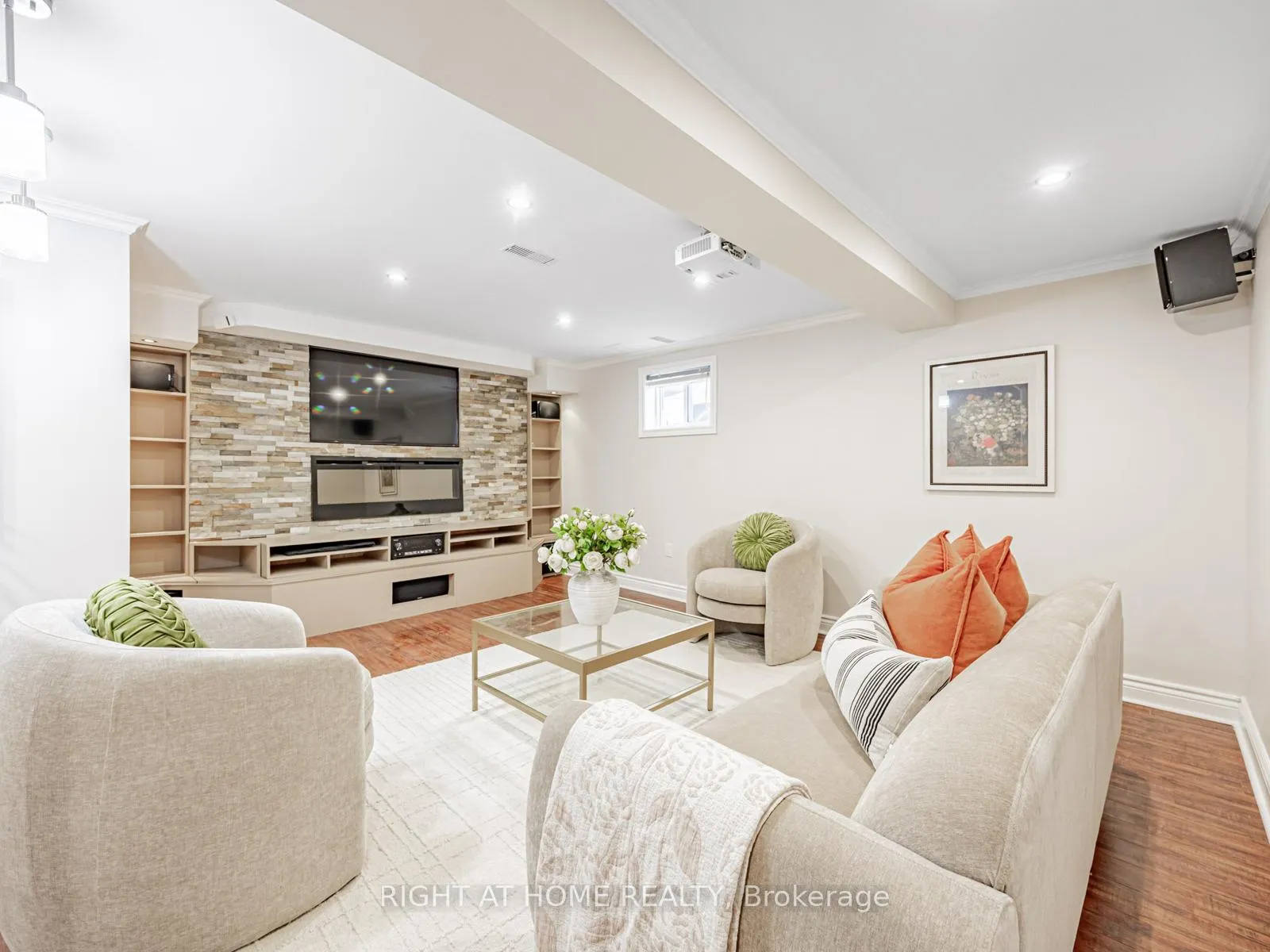 Photo 23 of 5 Foord Road, Ajax, South East — HOMEH