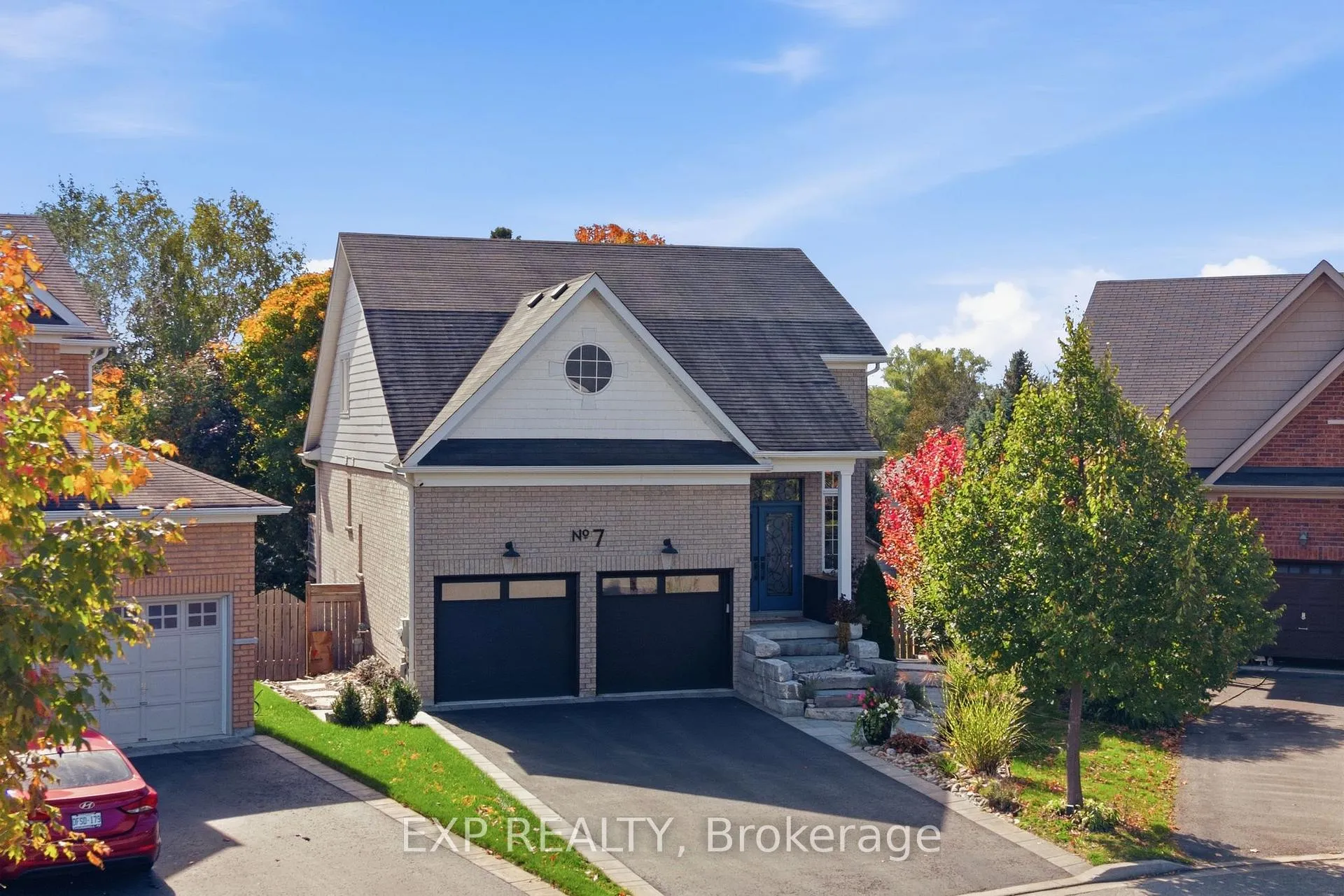 Photo 2 of 7 Brenner Court, Georgina, Keswick North — HOMEH
