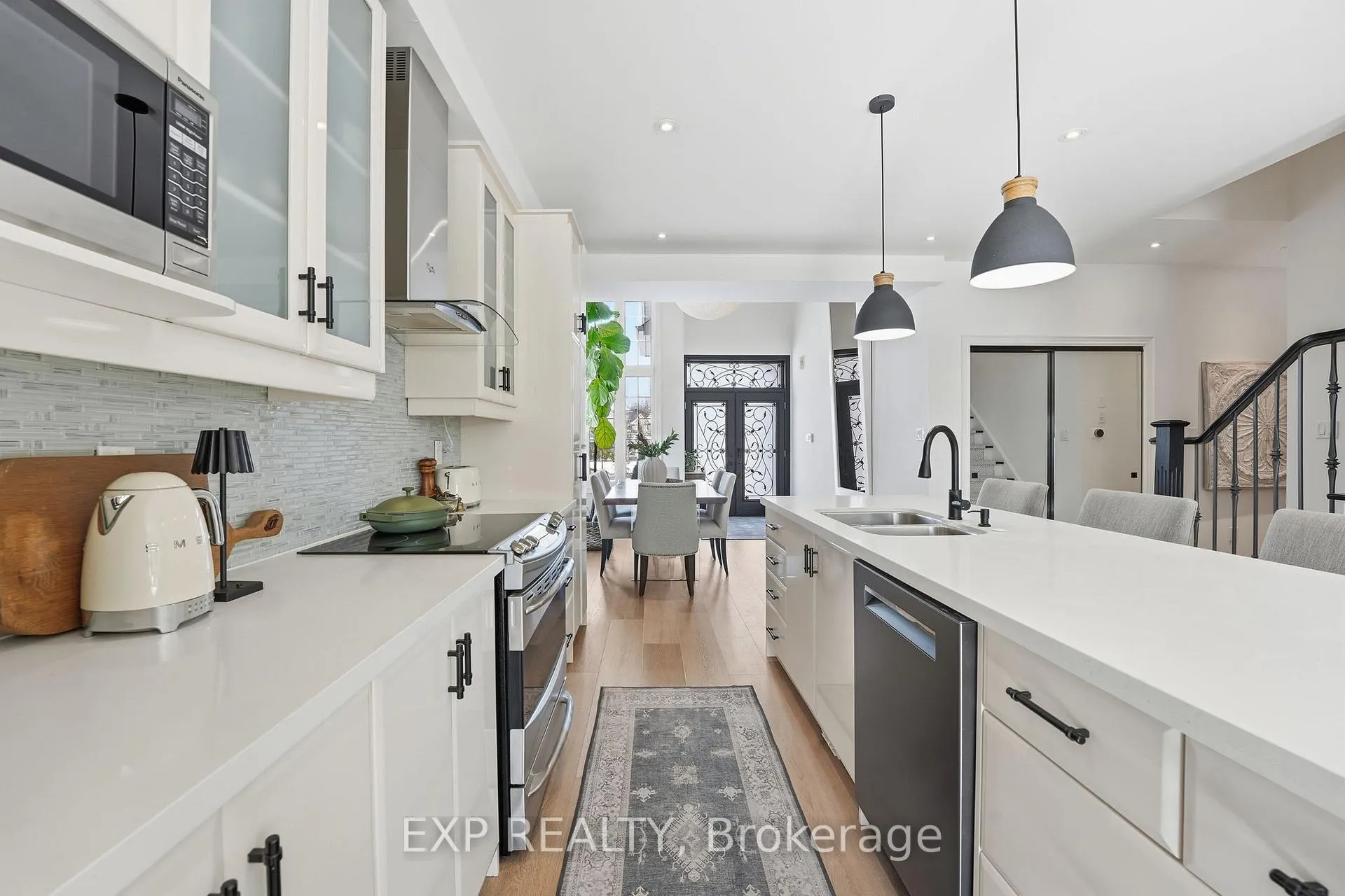 Photo 10 of 7 Brenner Court, Georgina, Keswick North — HOMEH