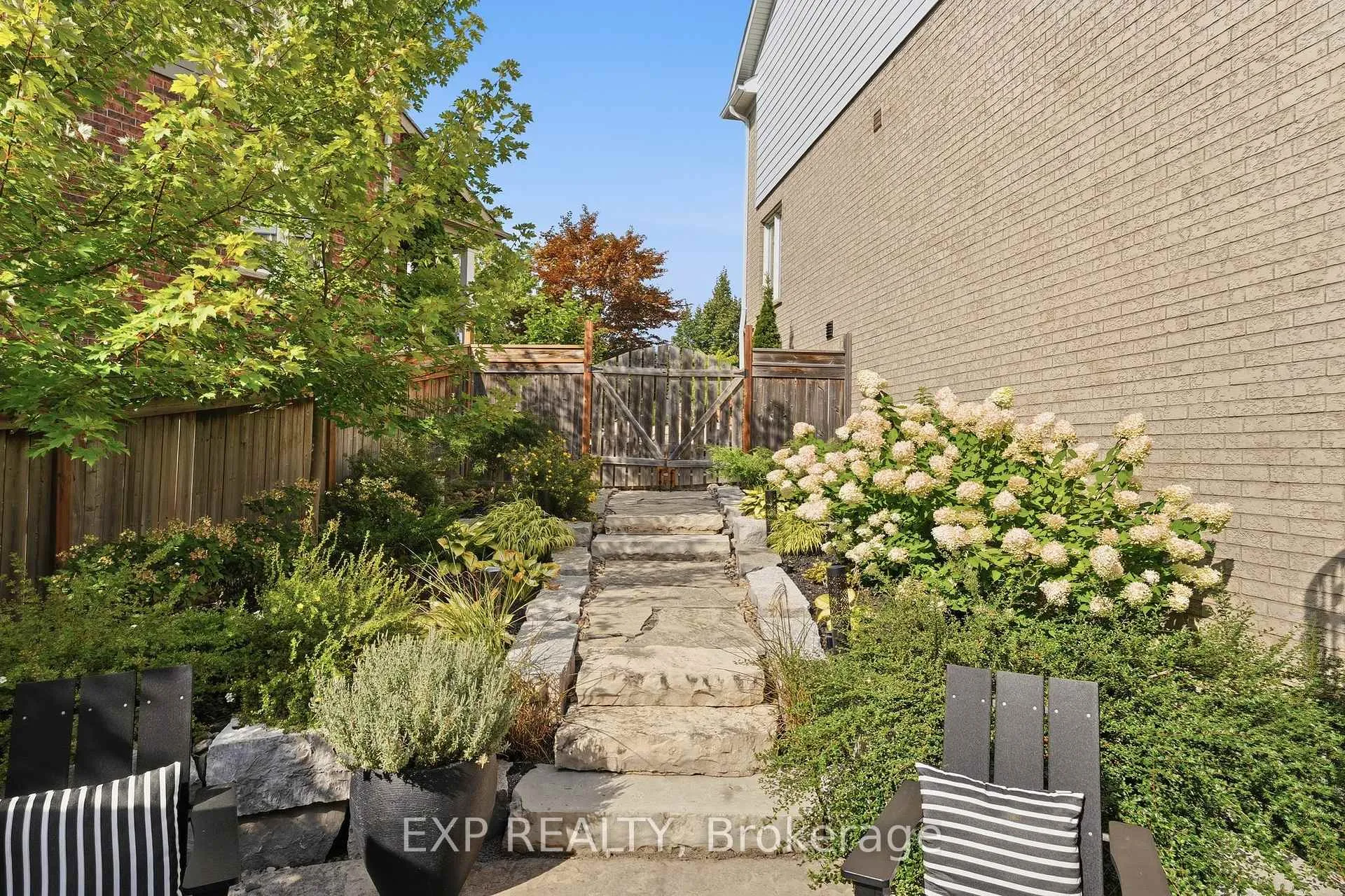 Photo 42 of 7 Brenner Court, Georgina, Keswick North — HOMEH