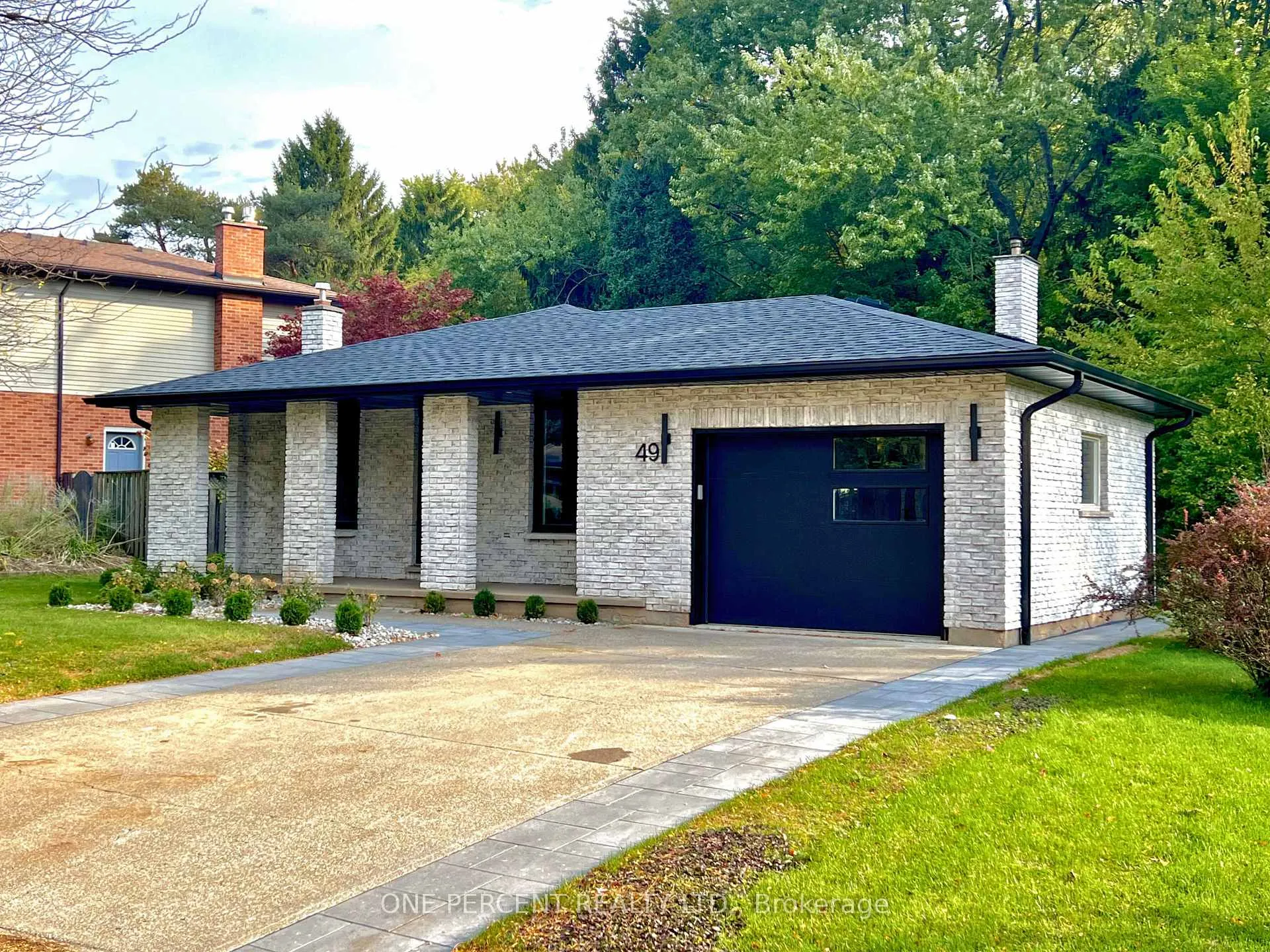 Photo 2 of 49 Spruceside Crescent, Pelham, Fonthill — HOMEH