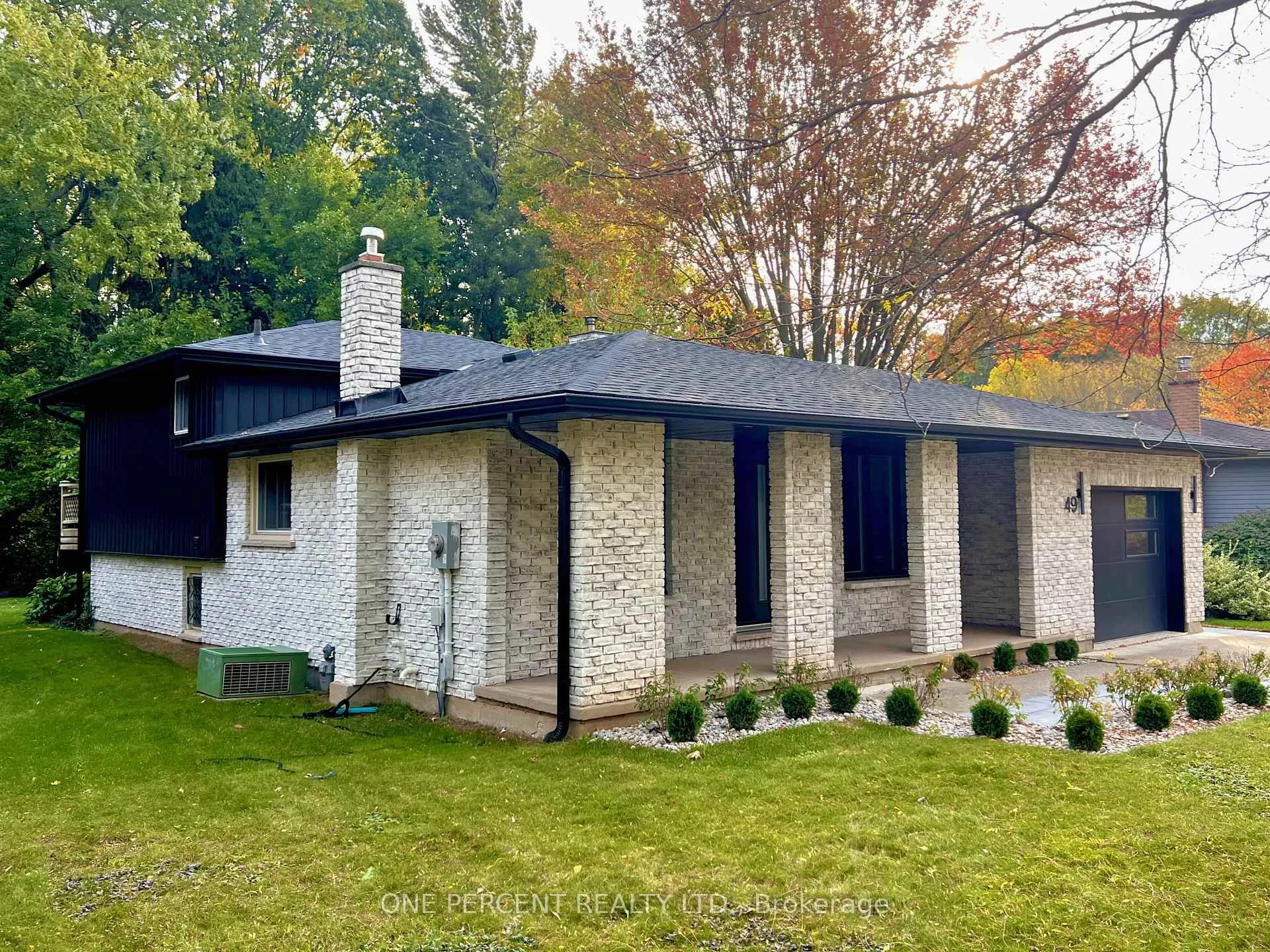 Photo 3 of 49 Spruceside Crescent, Pelham, Fonthill — HOMEH