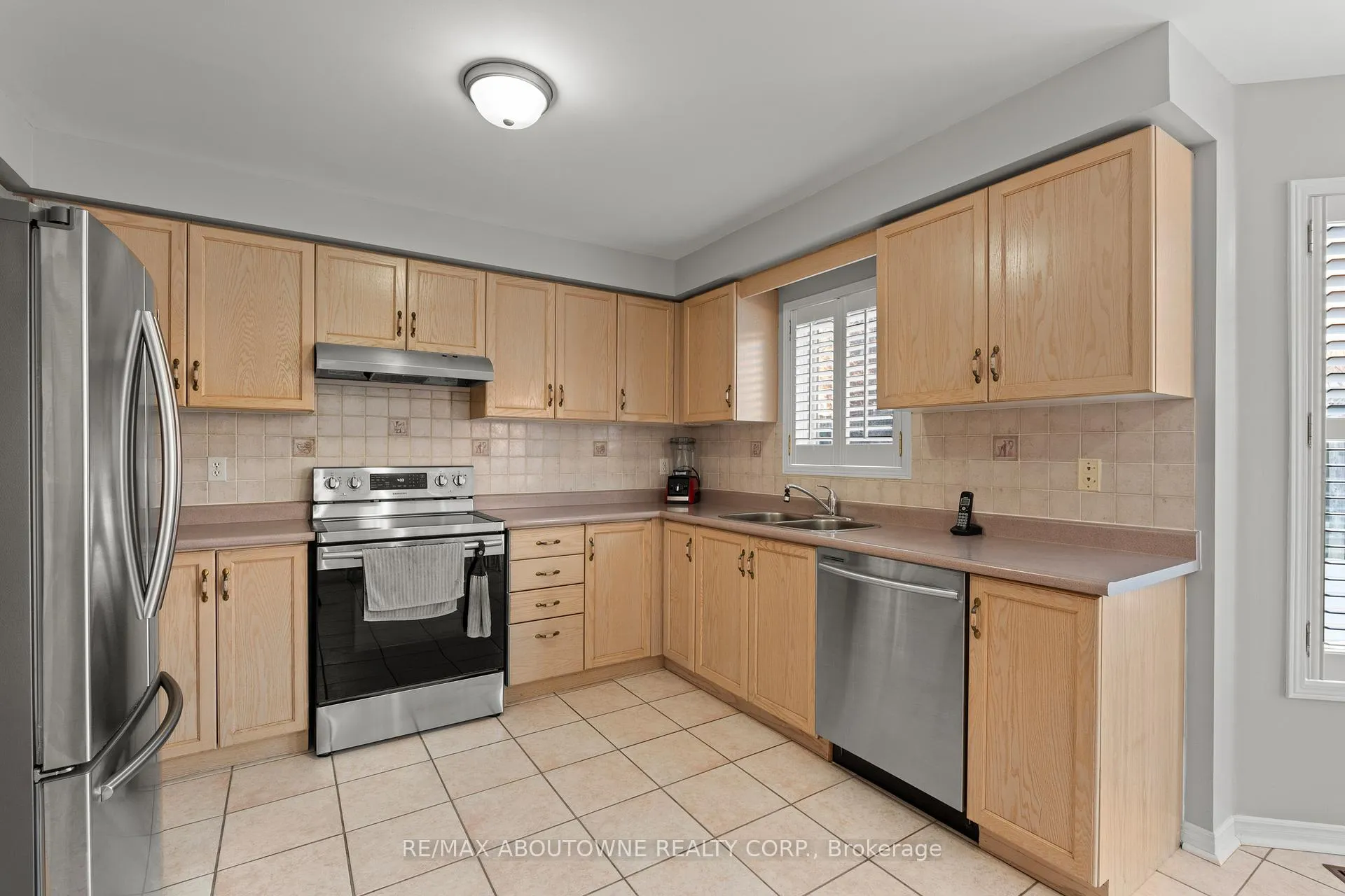 Photo 14 of 49 Lockwood Road, Brampton, Fletcher's West — HOMEH