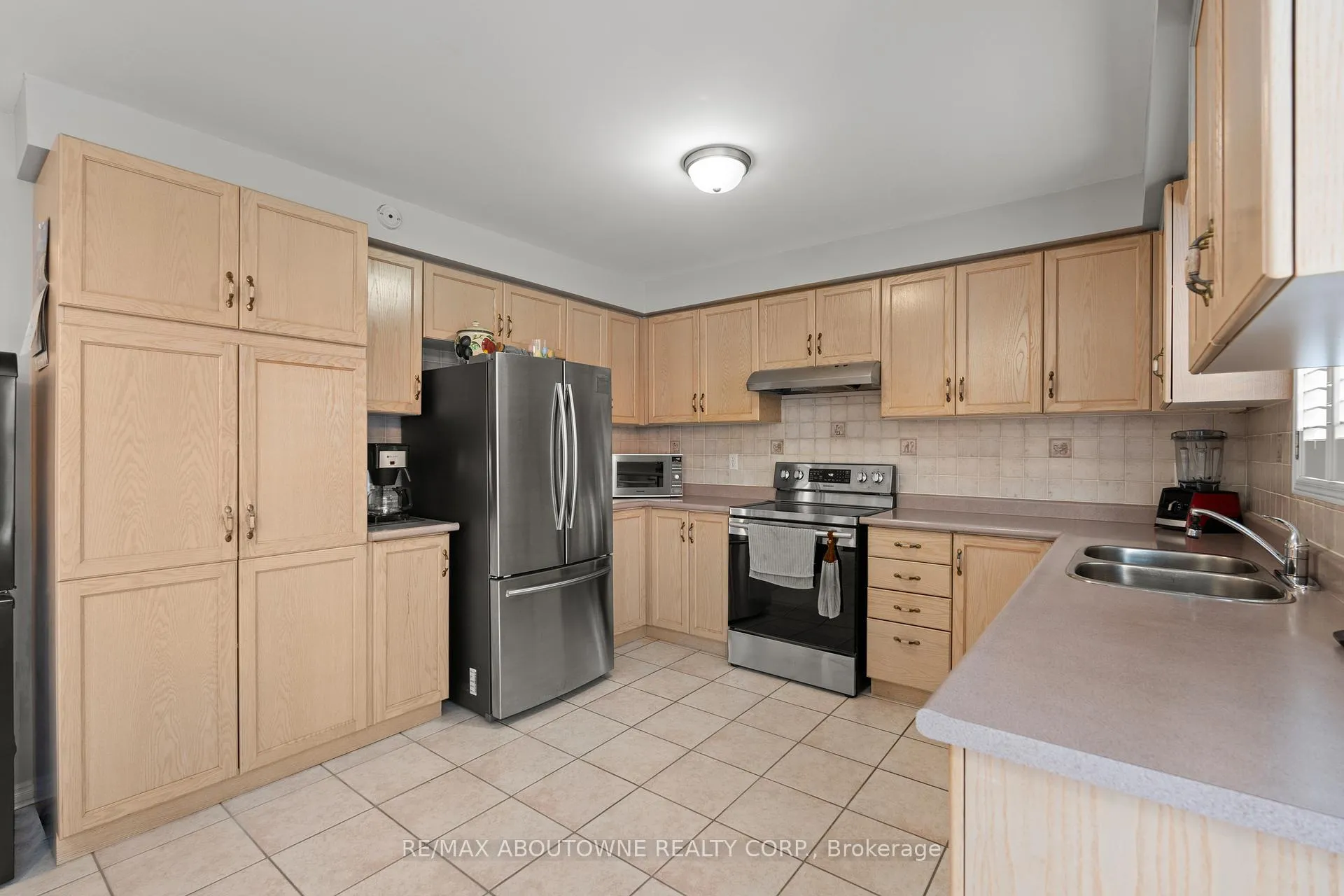 Photo 15 of 49 Lockwood Road, Brampton, Fletcher's West — HOMEH