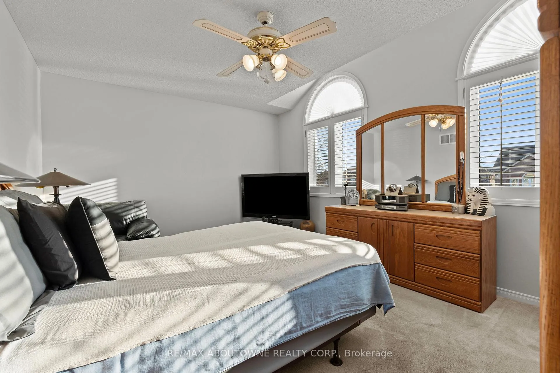 Photo 36 of 49 Lockwood Road, Brampton, Fletcher's West — HOMEH