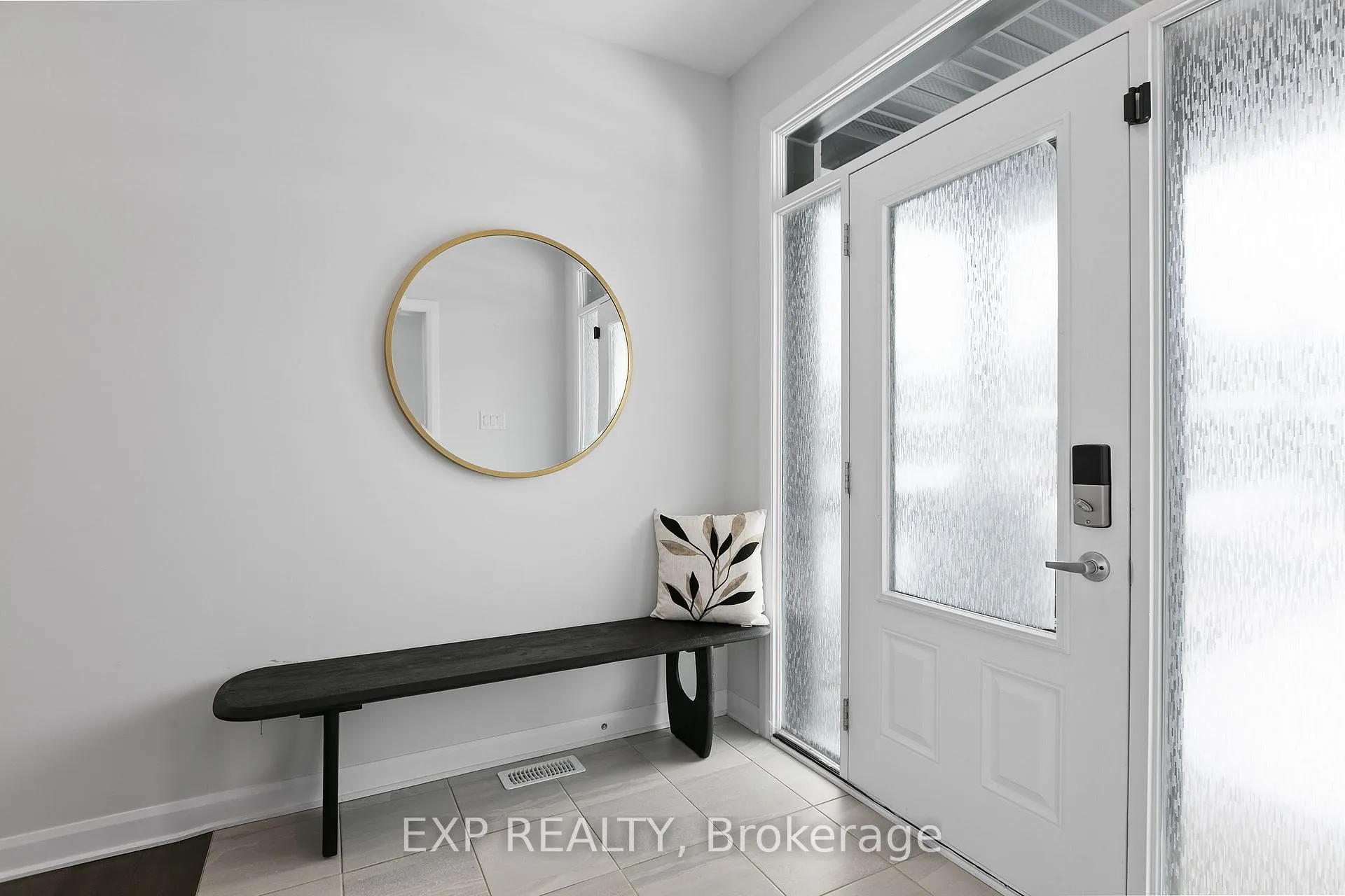 Photo 2 of 926 Lakeridge Drive, Ottawa, Avalon East — HOMEH