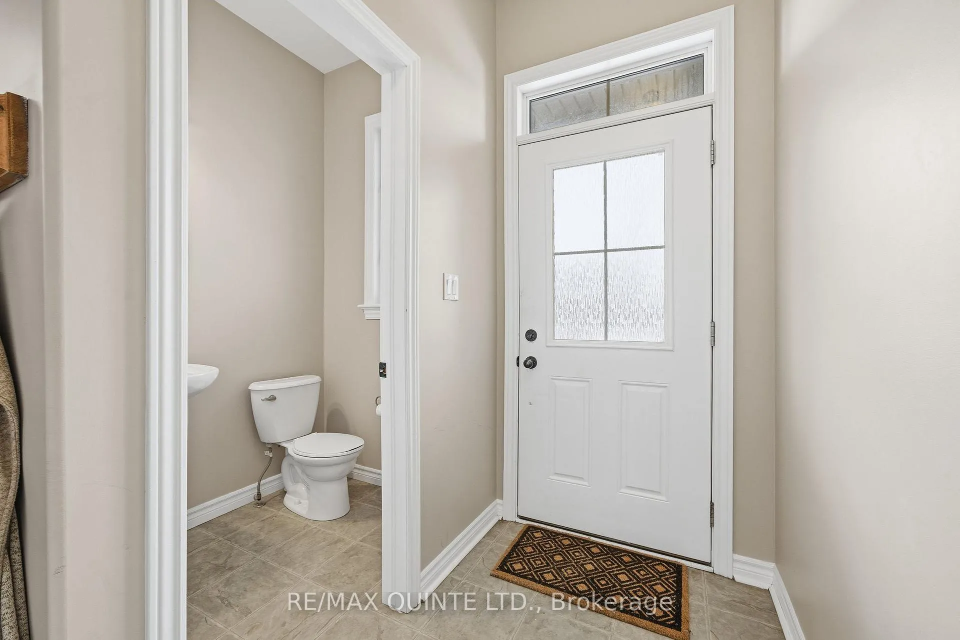 Photo 8 of 115 Simurda Court, Loyalist, Amherstview — HOMEH