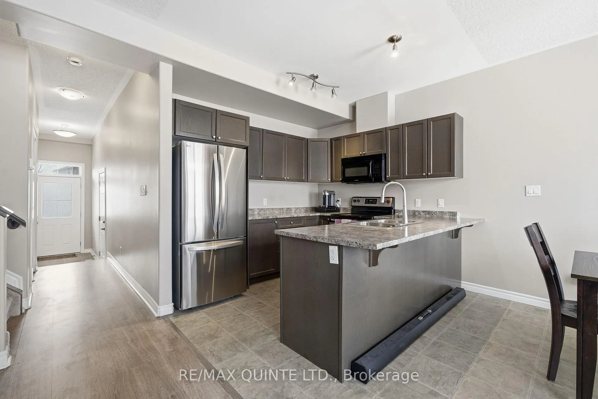 Photo 10 of 115 Simurda Court, Loyalist, Amherstview — HOMEH