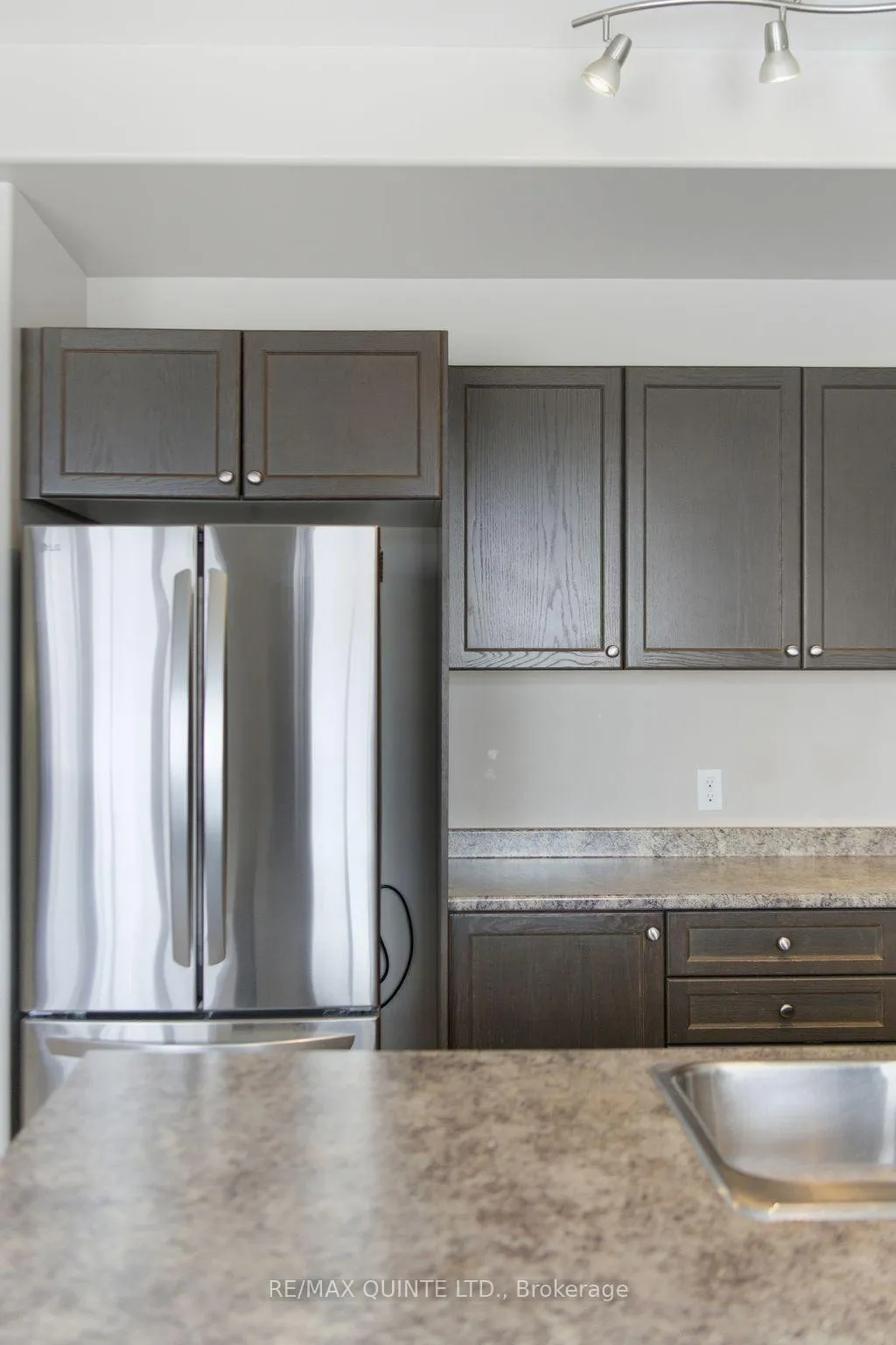 Photo 11 of 115 Simurda Court, Loyalist, Amherstview — HOMEH