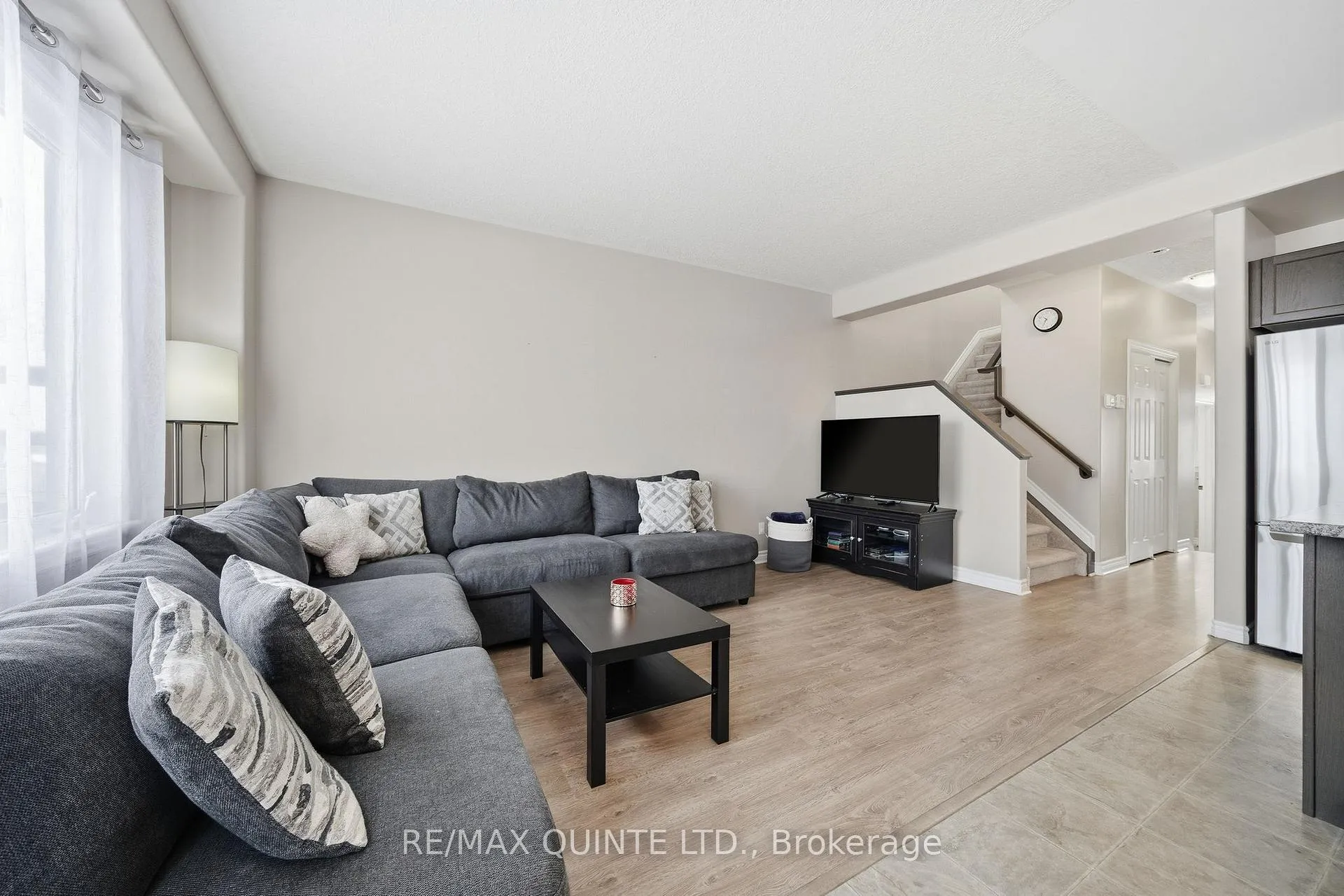 Photo 18 of 115 Simurda Court, Loyalist, Amherstview — HOMEH