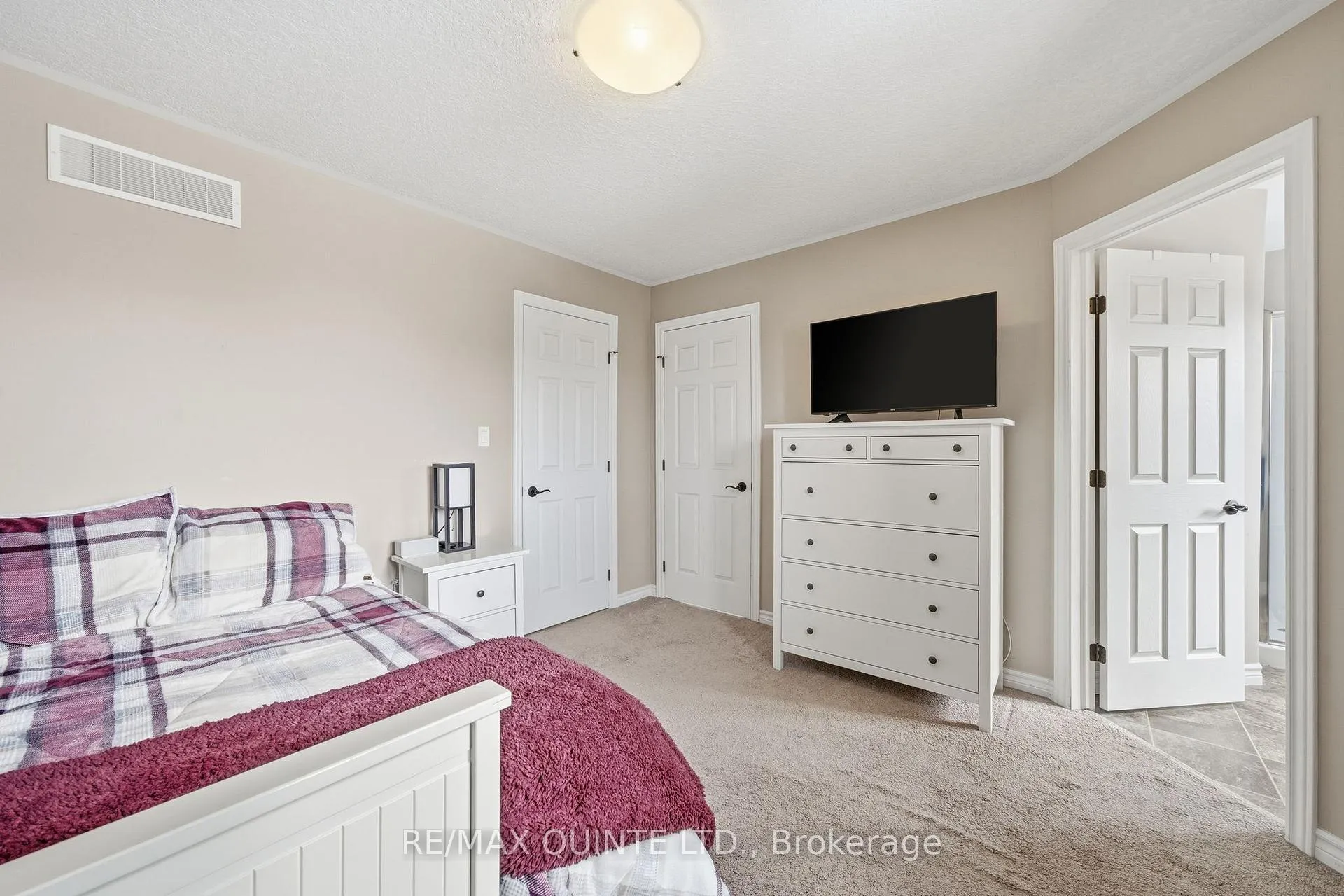 Photo 23 of 115 Simurda Court, Loyalist, Amherstview — HOMEH