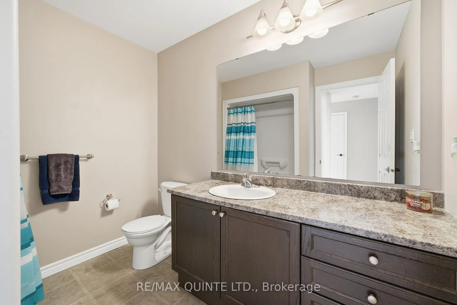 Photo 32 of 115 Simurda Court, Loyalist, Amherstview — HOMEH