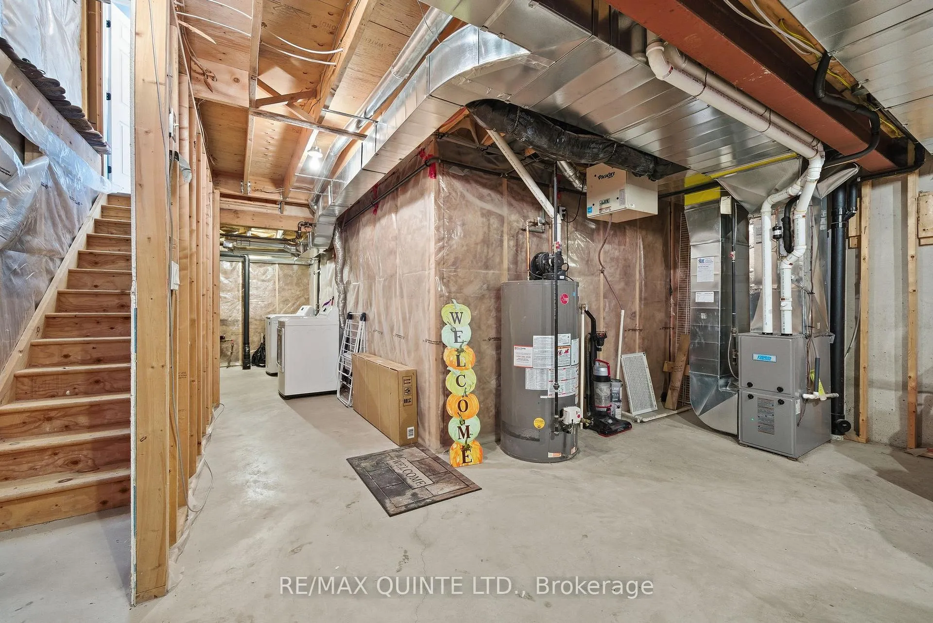 Photo 34 of 115 Simurda Court, Loyalist, Amherstview — HOMEH